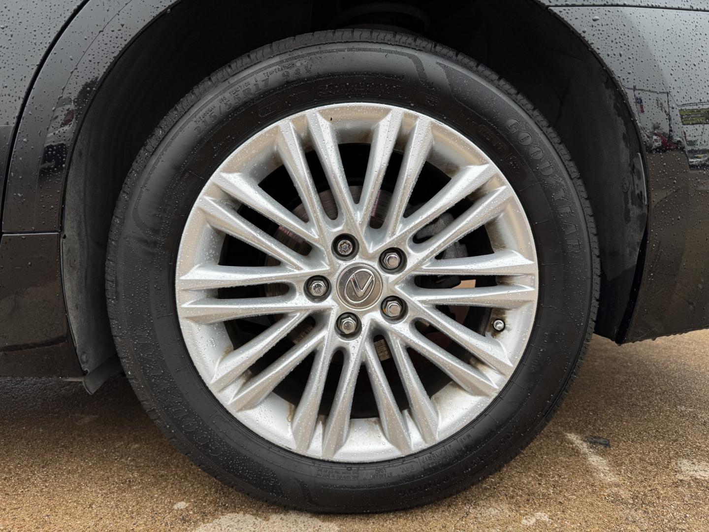 2013 BLACK LEXUS ES 350 BASE (JTHBK1GG5D2) , located at 5900 E. Lancaster Ave., Fort Worth, TX, 76112, (817) 457-5456, 0.000000, 0.000000- Photo#32