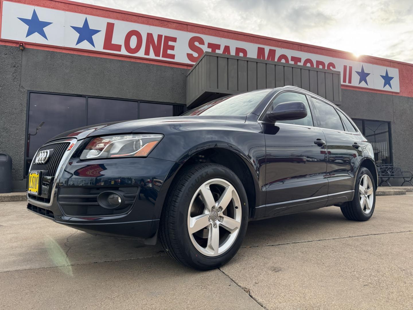 2010 BLACK AUDI Q5 PREMIUM PLUS (WA1LKAFPXAA) , located at 5900 E. Lancaster Ave., Fort Worth, TX, 76112, (817) 457-5456, 0.000000, 0.000000- Photo#0
