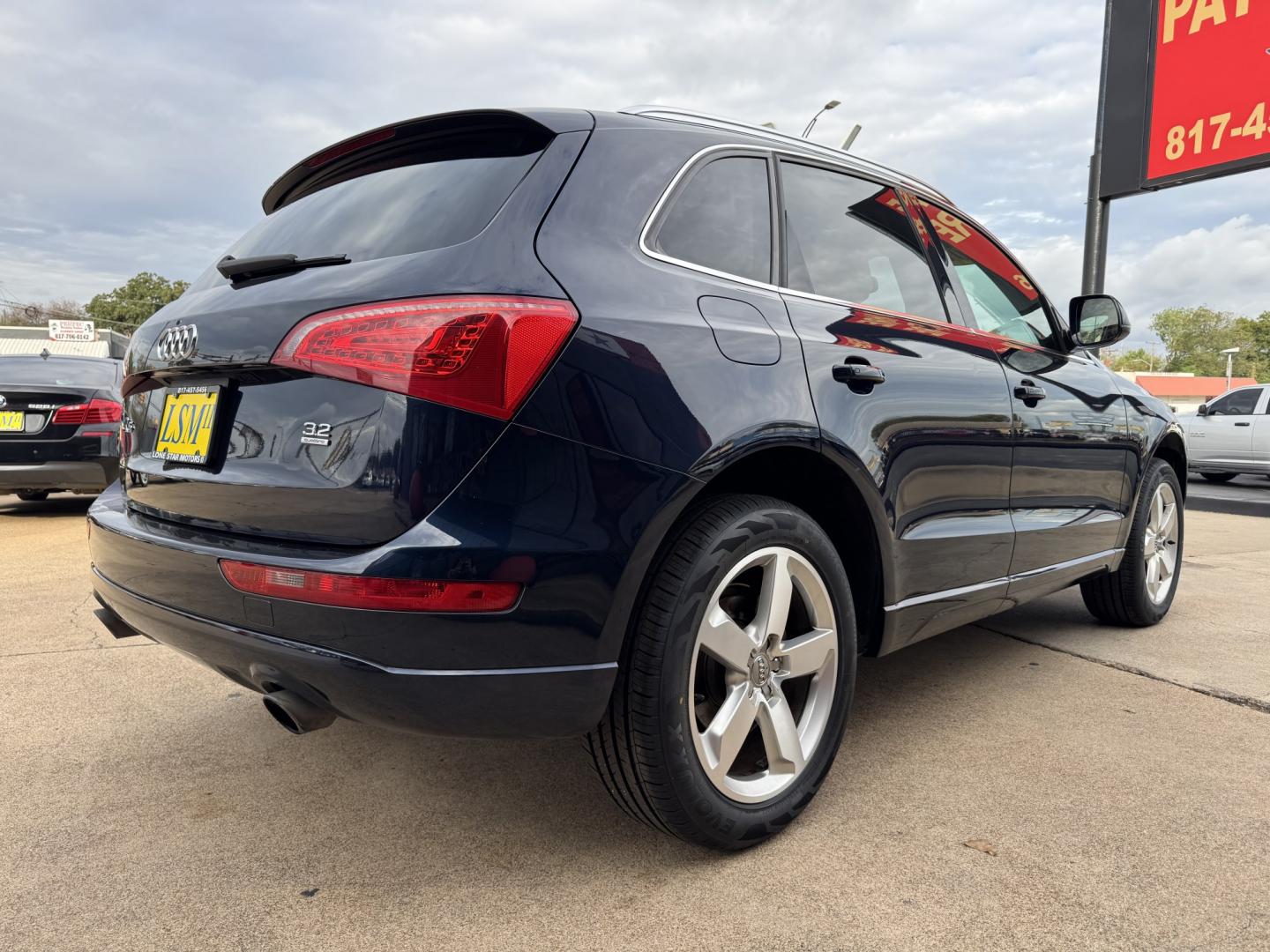 2010 BLACK AUDI Q5 PREMIUM PLUS (WA1LKAFPXAA) , located at 5900 E. Lancaster Ave., Fort Worth, TX, 76112, (817) 457-5456, 0.000000, 0.000000- Photo#3