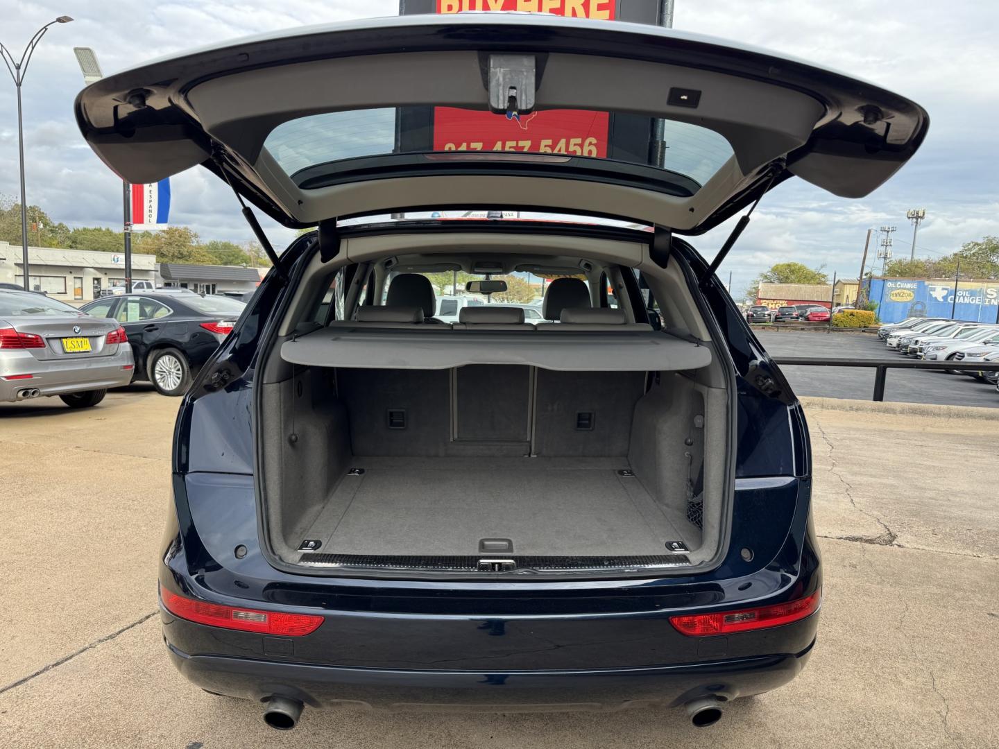 2010 BLACK AUDI Q5 PREMIUM PLUS (WA1LKAFPXAA) , located at 5900 E. Lancaster Ave., Fort Worth, TX, 76112, (817) 457-5456, 0.000000, 0.000000- Photo#5