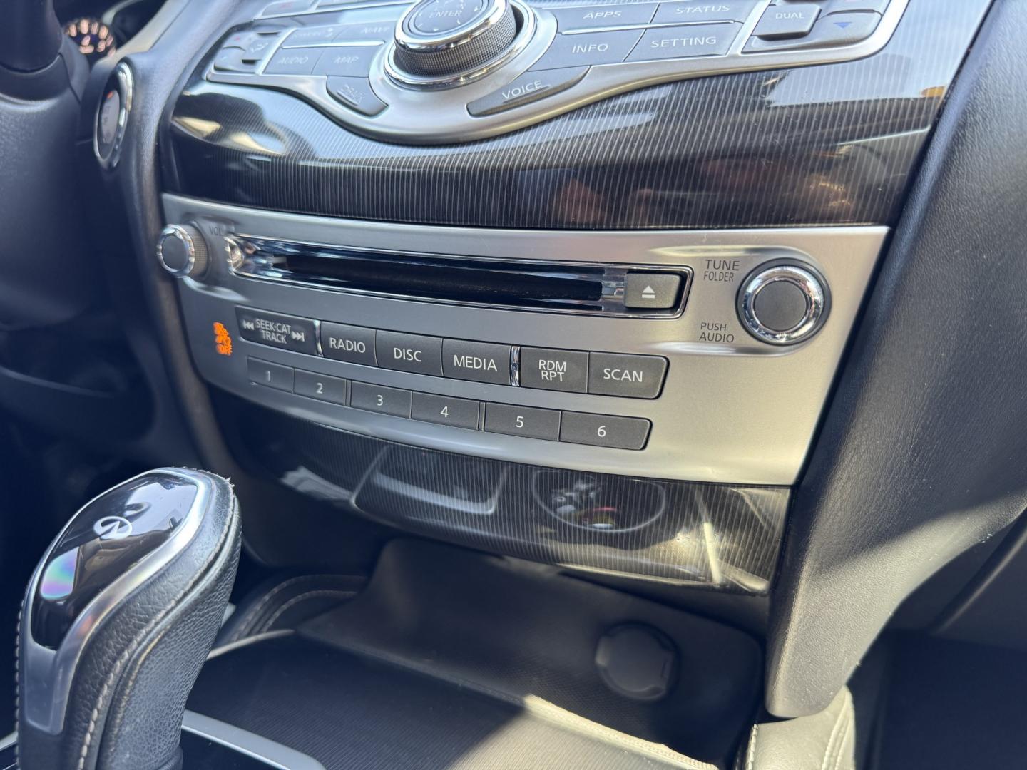 2017 GRAY INFINITI QX60 BASE (5N1DL0MN1HC) , located at 5900 E. Lancaster Ave., Fort Worth, TX, 76112, (817) 457-5456, 0.000000, 0.000000- Photo#28