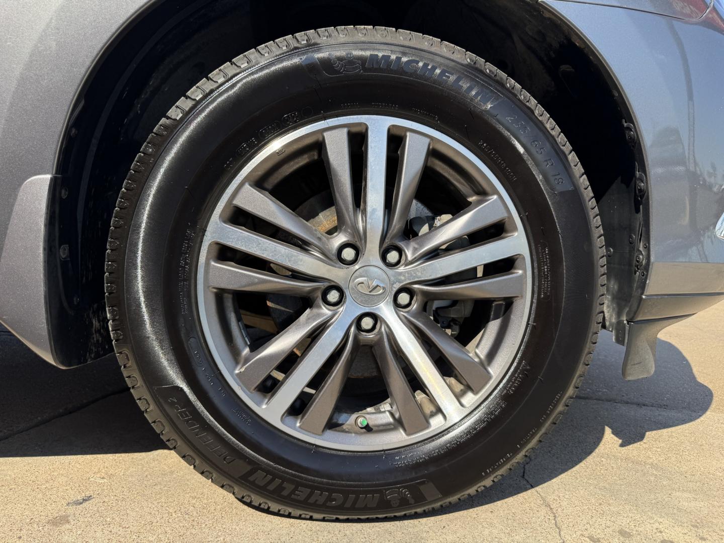2017 GRAY INFINITI QX60 BASE (5N1DL0MN1HC) , located at 5900 E. Lancaster Ave., Fort Worth, TX, 76112, (817) 457-5456, 0.000000, 0.000000- Photo#35