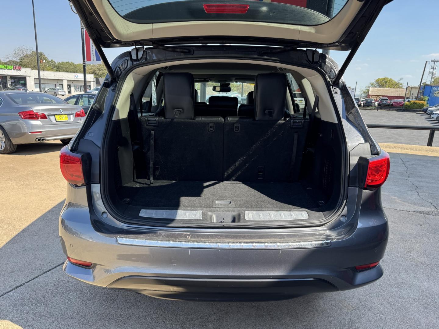 2017 GRAY INFINITI QX60 BASE (5N1DL0MN1HC) , located at 5900 E. Lancaster Ave., Fort Worth, TX, 76112, (817) 457-5456, 0.000000, 0.000000- Photo#6