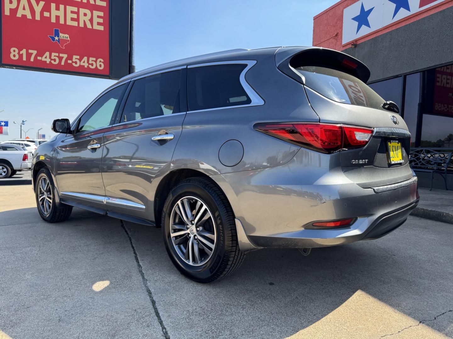 2017 GRAY INFINITI QX60 BASE (5N1DL0MN1HC) , located at 5900 E. Lancaster Ave., Fort Worth, TX, 76112, (817) 457-5456, 0.000000, 0.000000- Photo#9