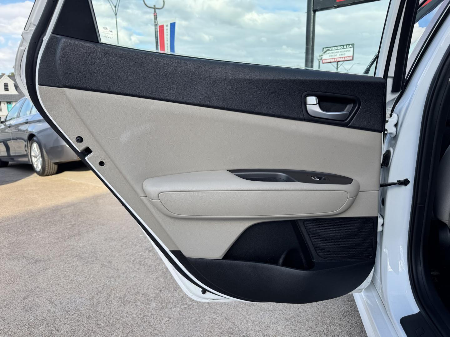 2017 WHITE KIA OPTIMA LX (5XXGT4L34HG) , located at 5900 E. Lancaster Ave., Fort Worth, TX, 76112, (817) 457-5456, 0.000000, 0.000000- Photo#11