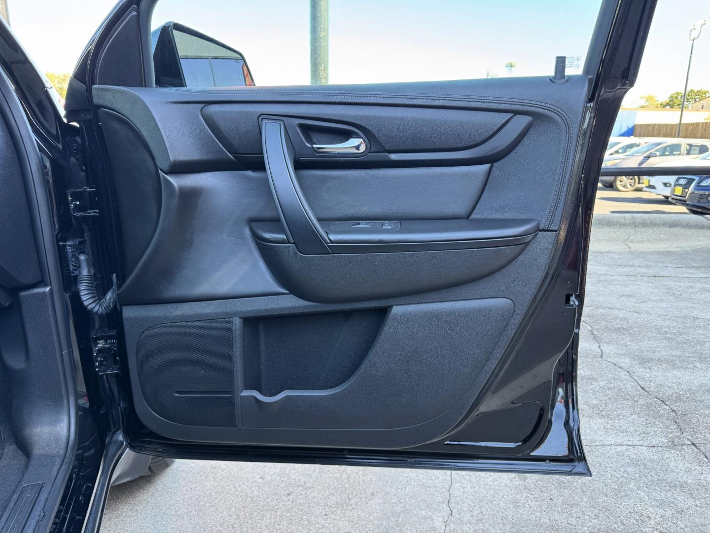 2017 BLACK CHEVROLET TRAVERSE 1LT (1GNKVGKD1HJ) , located at 5900 E. Lancaster Ave., Fort Worth, TX, 76112, (817) 457-5456, 0.000000, 0.000000- Photo#19
