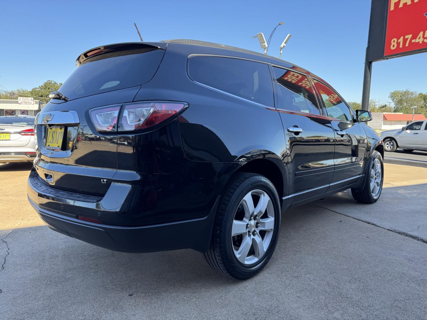 2017 BLACK CHEVROLET TRAVERSE 1LT (1GNKVGKD1HJ) , located at 5900 E. Lancaster Ave., Fort Worth, TX, 76112, (817) 457-5456, 0.000000, 0.000000- Photo#3