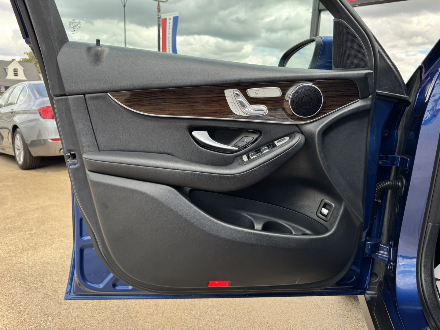 2019 BLUE MERCEDES-BENZ GLC GLC300 (WDC0G4KB5KF) , located at 5900 E. Lancaster Ave., Fort Worth, TX, 76112, (817) 457-5456, 0.000000, 0.000000- Photo#8