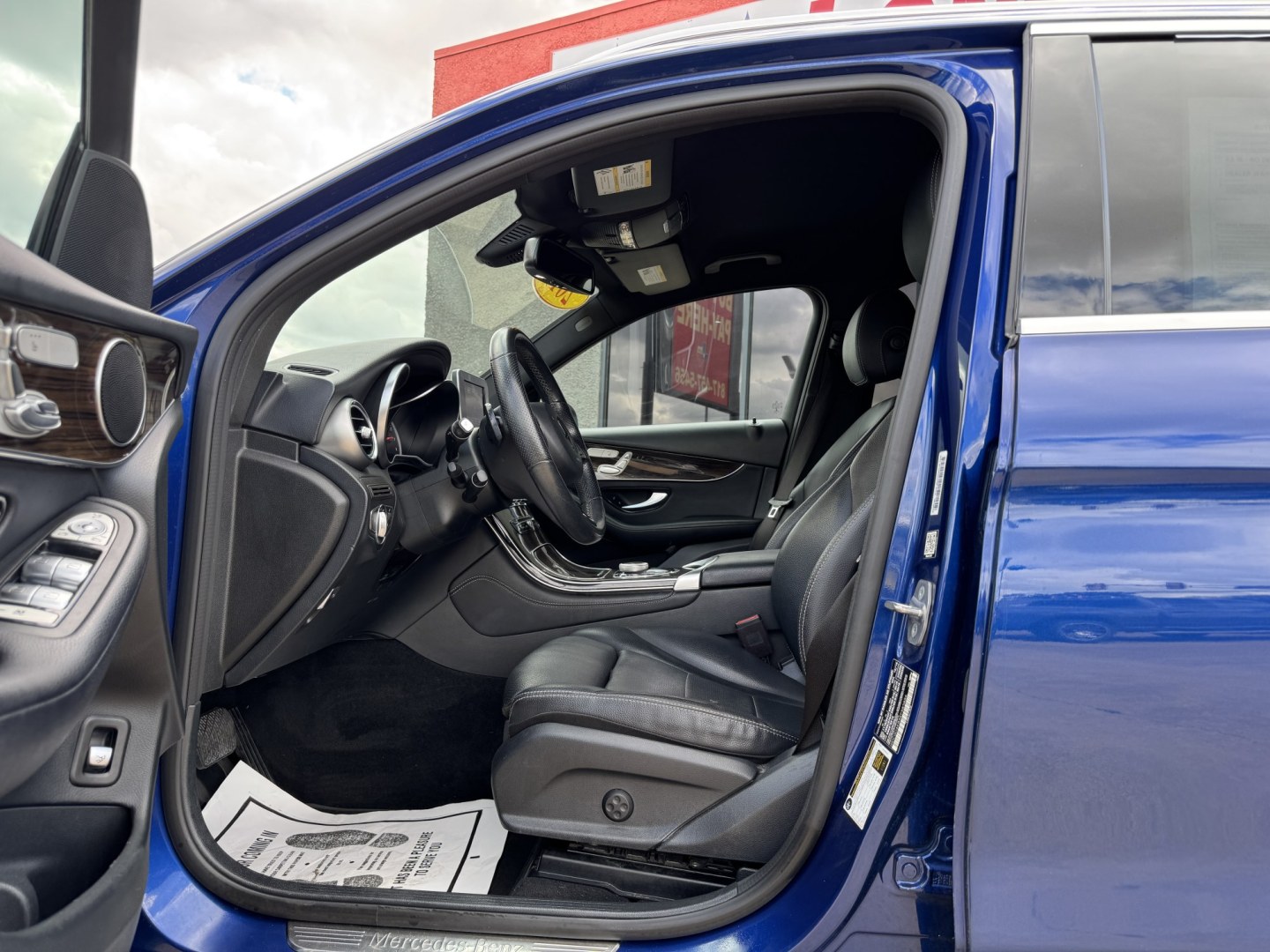 2019 BLUE MERCEDES-BENZ GLC GLC300 (WDC0G4KB5KF) , located at 5900 E. Lancaster Ave., Fort Worth, TX, 76112, (817) 457-5456, 0.000000, 0.000000- Photo#9