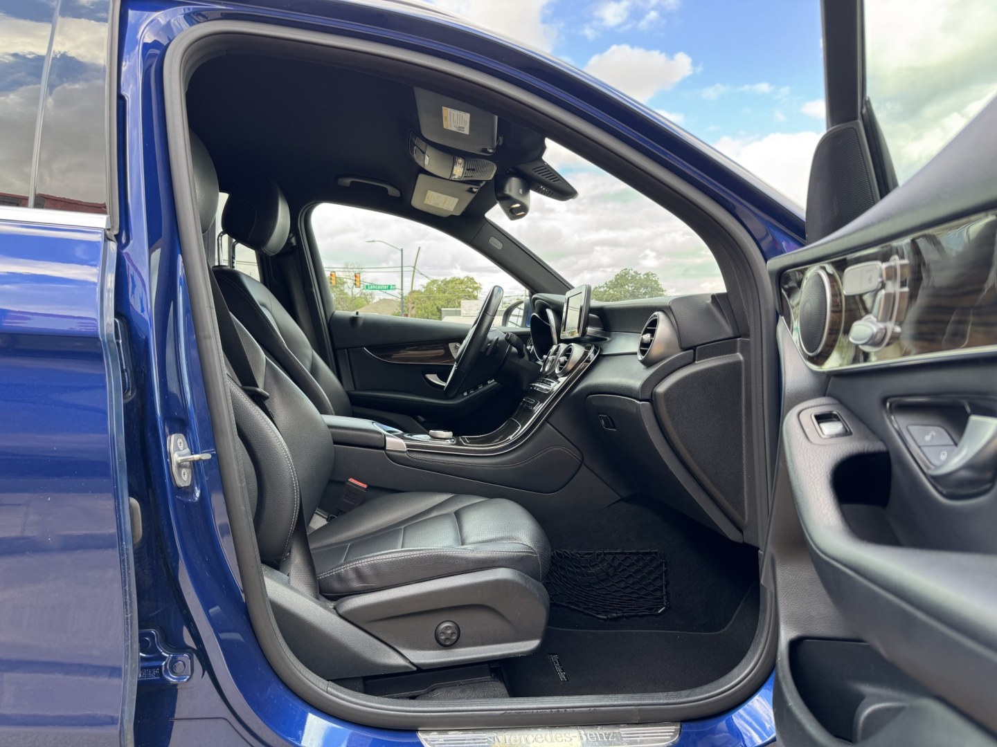 2019 BLUE MERCEDES-BENZ GLC GLC300 (WDC0G4KB5KF) , located at 5900 E. Lancaster Ave., Fort Worth, TX, 76112, (817) 457-5456, 0.000000, 0.000000- Photo#17