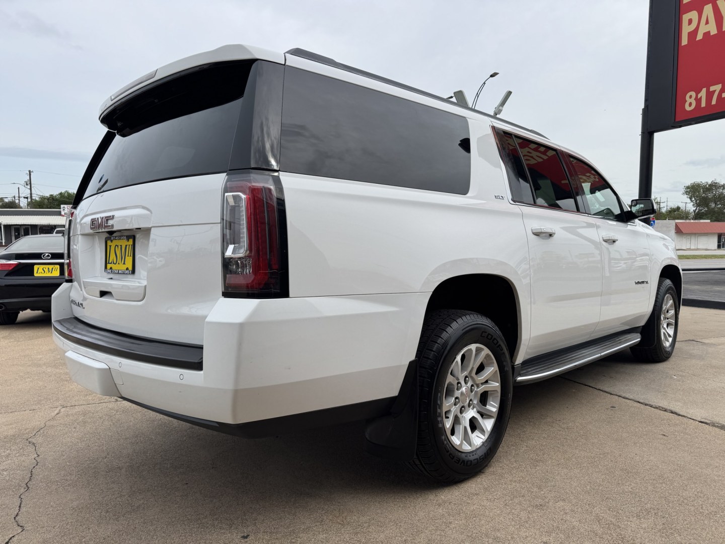 2015 WHITE GMC YUKON XL SLT (1GKS1HKC2FR) , located at 5900 E. Lancaster Ave., Fort Worth, TX, 76112, (817) 457-5456, 0.000000, 0.000000- Photo#3