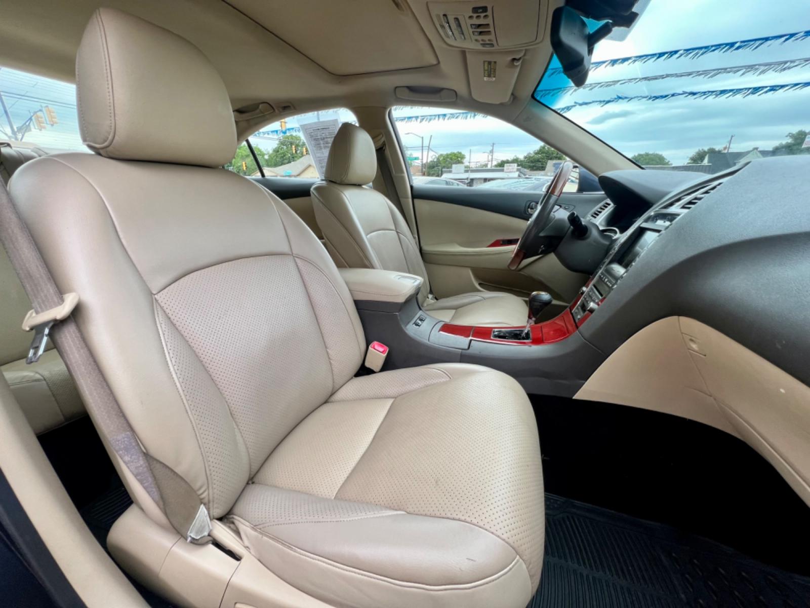 2008 BLUE LEXUS ES 350 (JTHBJ46G682) , located at 5900 E. Lancaster Ave., Fort Worth, TX, 76112, (817) 457-5456, 0.000000, 0.000000 - This is a 2008 LEXUS ES350 LUXURY 4 DR SEDAN that is in excellent condition. The interior is clean with no rips or tears or stains. All power windows, door locks and seats. Ice cold AC for those hot Texas summer days. It is equipped with a CD player, AM/FM radio. It runs and drives like new. The tir - Photo #13