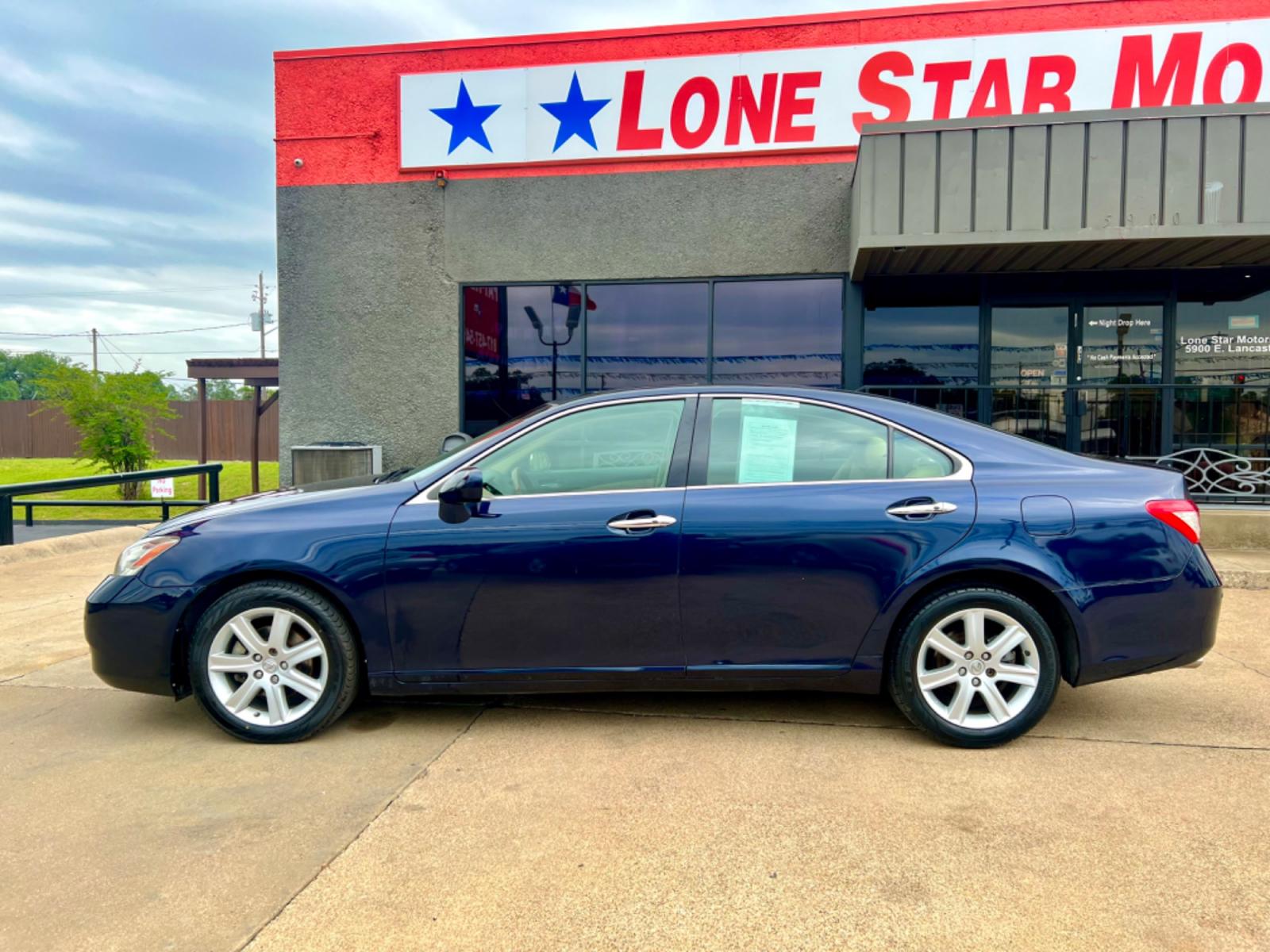 2008 BLUE LEXUS ES 350 (JTHBJ46G682) , located at 5900 E. Lancaster Ave., Fort Worth, TX, 76112, (817) 457-5456, 0.000000, 0.000000 - This is a 2008 LEXUS ES350 LUXURY 4 DR SEDAN that is in excellent condition. The interior is clean with no rips or tears or stains. All power windows, door locks and seats. Ice cold AC for those hot Texas summer days. It is equipped with a CD player, AM/FM radio. It runs and drives like new. The tir - Photo #2