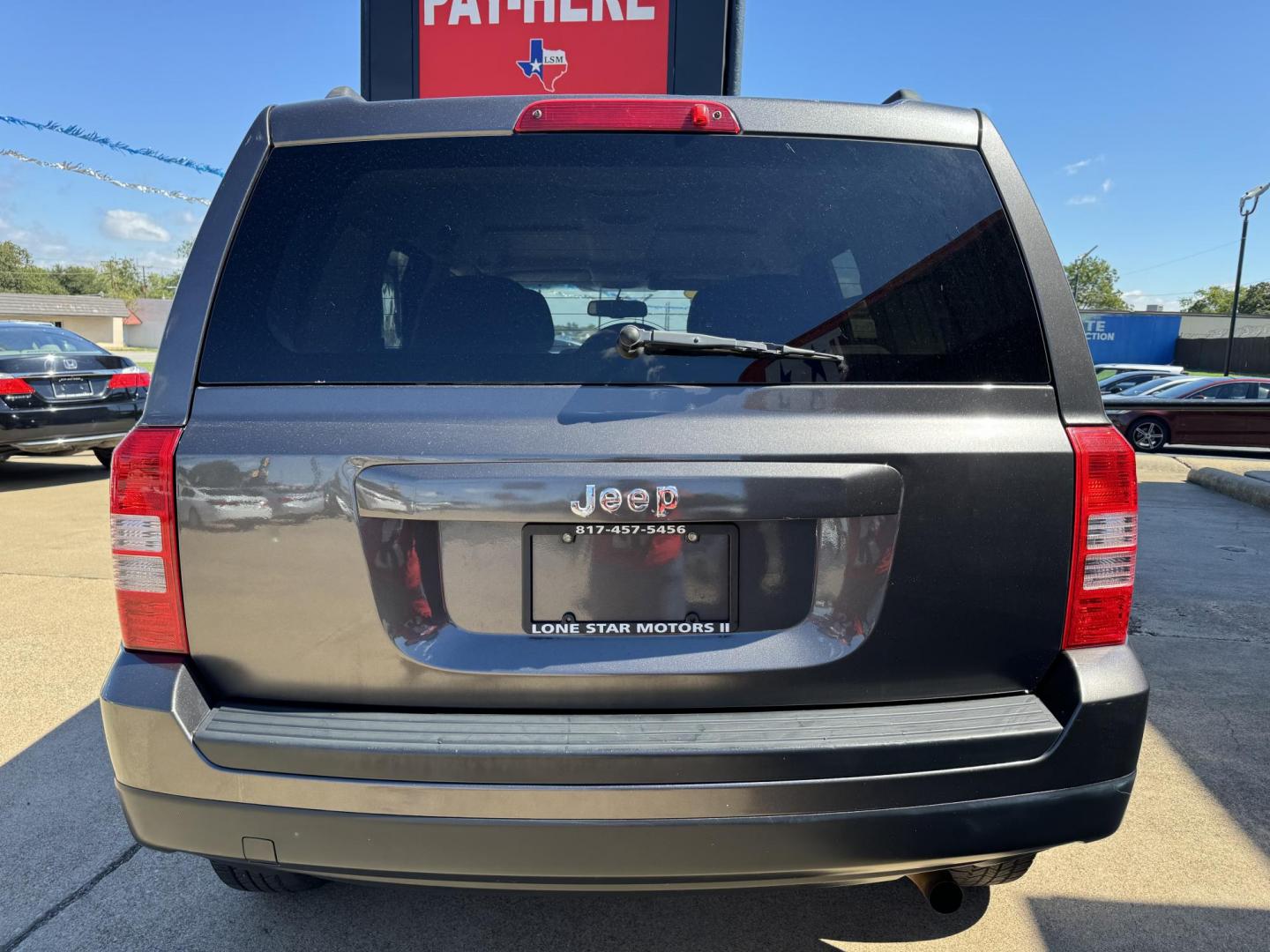 2016 GRAY JEEP PATRIOT SPORT (1C4NJPBA6GD) , located at 5900 E. Lancaster Ave., Fort Worth, TX, 76112, (817) 457-5456, 0.000000, 0.000000 - This is a 2016 JEEP PATRIOT 4 DR WAGON that is in excellent condition. The interior is clean with no rips or tears or stains. All power windows, door locks and seats. Ice cold AC for those hot Texas summer days. It is equipped with a CD player, AM/FM radio, AUX port, Bluetooth connectivity and Siriu - Photo#5