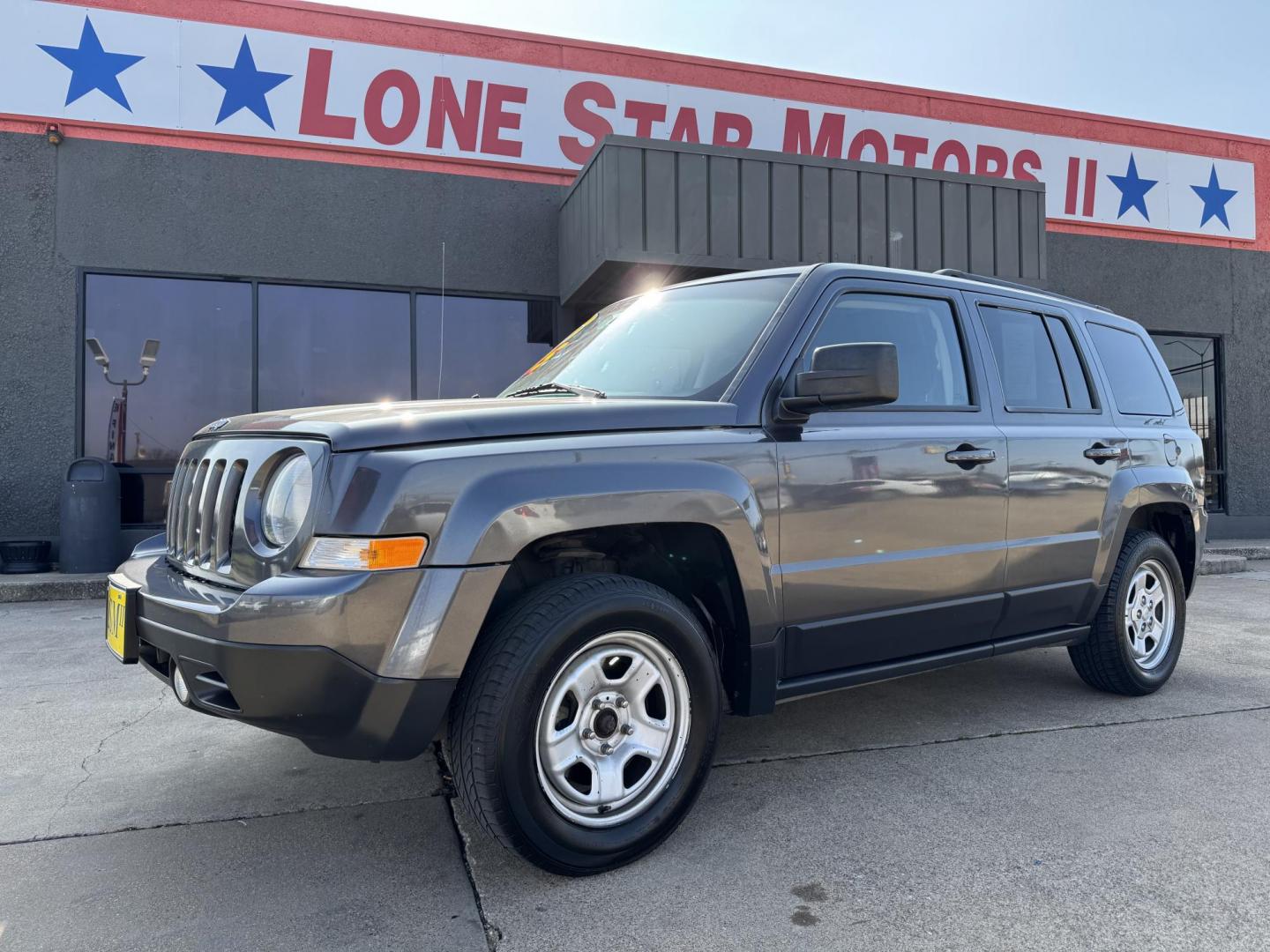 2016 GRAY JEEP PATRIOT SPORT (1C4NJPBA6GD) , located at 5900 E. Lancaster Ave., Fort Worth, TX, 76112, (817) 457-5456, 0.000000, 0.000000 - This is a 2016 JEEP PATRIOT 4 DR WAGON that is in excellent condition. The interior is clean with no rips or tears or stains. All power windows, door locks and seats. Ice cold AC for those hot Texas summer days. It is equipped with a CD player, AM/FM radio, AUX port, Bluetooth connectivity and Siriu - Photo#1