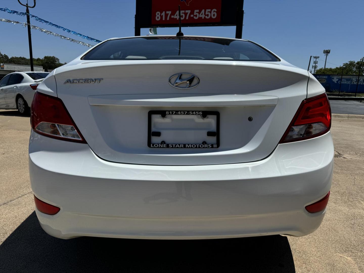 2017 WHITE HYUNDAI ACCENT SE (KMHCT4AE3HU) , located at 5900 E. Lancaster Ave., Fort Worth, TX, 76112, (817) 457-5456, 0.000000, 0.000000 - This is a 2017 HYUNDAI ACCENT 4 DR SEDAN that is in excellent condition. The interior is clean with no rips or tears or stains. All power windows, door locks and seats. Ice cold AC for those hot Texas summer days. It is equipped with a CD player, AM/FM radio, AUX port, Bluetooth connectivity and Sir - Photo#5