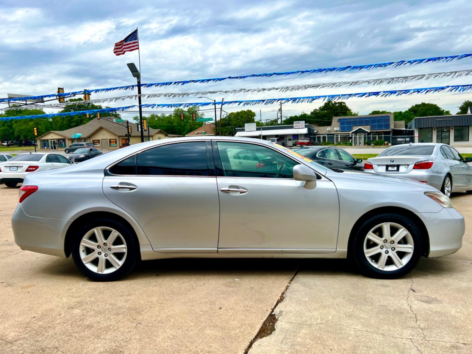 2007 SILVER LEXUS ES 350 BASE (JTHBJ46G072) , located at 5900 E. Lancaster Ave., Fort Worth, TX, 76112, (817) 457-5456, 0.000000, 0.000000 - CASH CAR ONLY, NO FINANCING AVAILABLE. WE'VE SLASHED THE PRICE! NOW ONLY $5,391! THIS 2007 LEXUS ES 350 BASE 4 DOOR SEDAN RUNS AND DRIVES GREAT. IT IS EQUIPPED WITH A CD PLAYER, AM/FM RADIO AND AN AUX PORT. THE TIRES ARE IN GOOD CONDITION AND STILL HAVE TREAD LEFT ON THEM. THIS CAR WILL NOT LAST S - Photo #6