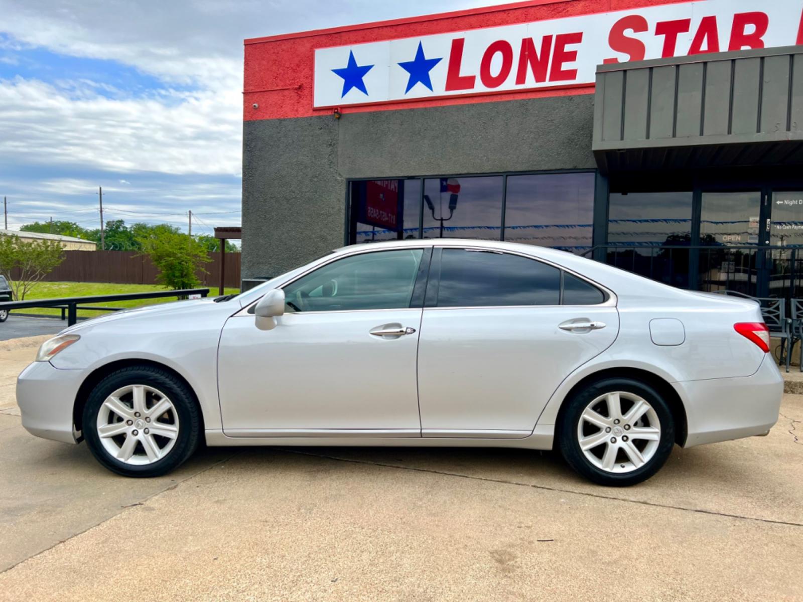 2007 SILVER LEXUS ES 350 BASE (JTHBJ46G072) , located at 5900 E. Lancaster Ave., Fort Worth, TX, 76112, (817) 457-5456, 0.000000, 0.000000 - CASH CAR ONLY, NO FINANCING AVAILABLE. WE'VE SLASHED THE PRICE! NOW ONLY $5,391! THIS 2007 LEXUS ES 350 BASE 4 DOOR SEDAN RUNS AND DRIVES GREAT. IT IS EQUIPPED WITH A CD PLAYER, AM/FM RADIO AND AN AUX PORT. THE TIRES ARE IN GOOD CONDITION AND STILL HAVE TREAD LEFT ON THEM. THIS CAR WILL NOT LAST S - Photo #2