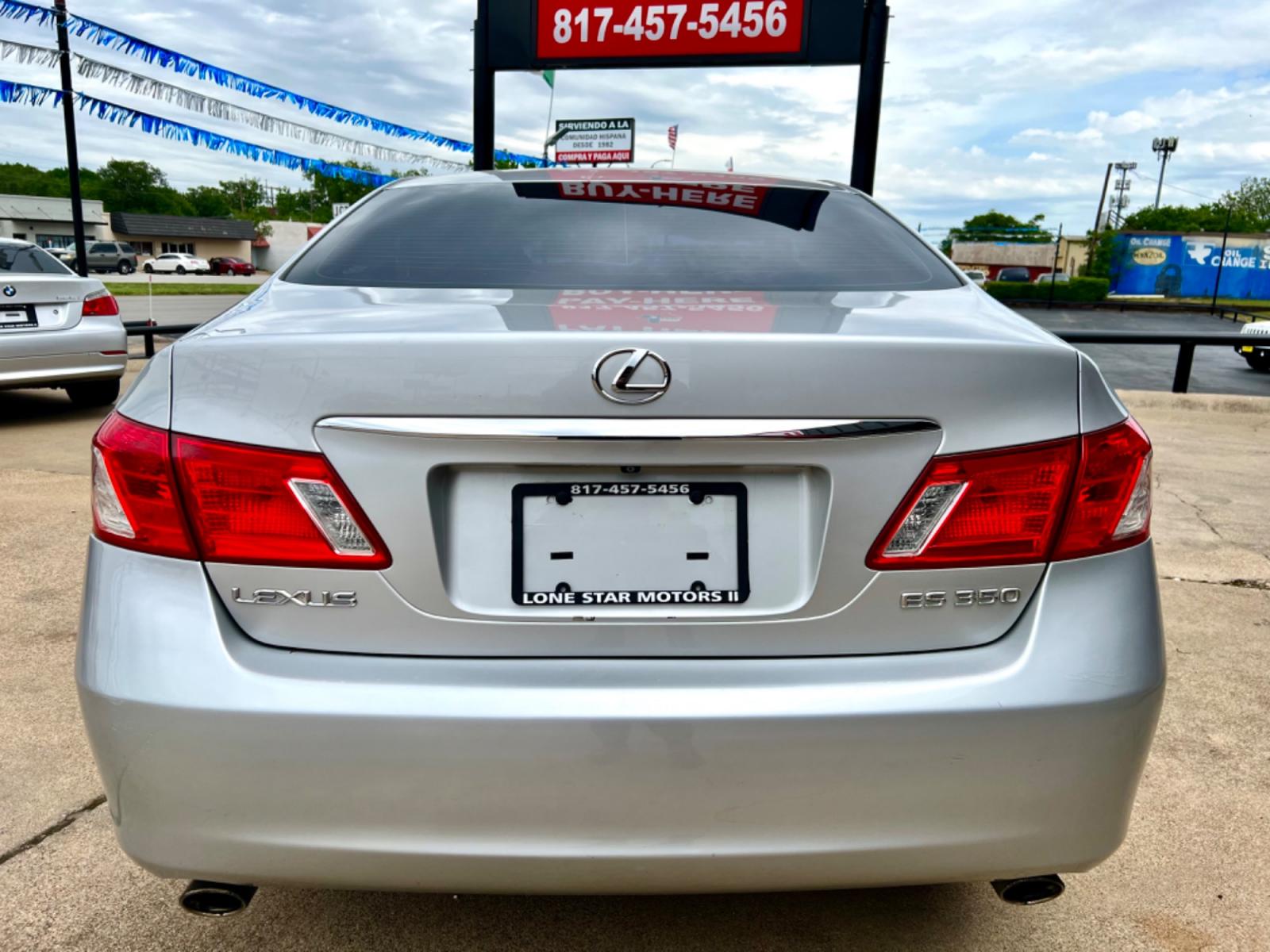 2007 SILVER LEXUS ES 350 BASE (JTHBJ46G072) , located at 5900 E. Lancaster Ave., Fort Worth, TX, 76112, (817) 457-5456, 0.000000, 0.000000 - CASH CAR ONLY, NO FINANCING AVAILABLE. WE'VE SLASHED THE PRICE! NOW ONLY $5,391! THIS 2007 LEXUS ES 350 BASE 4 DOOR SEDAN RUNS AND DRIVES GREAT. IT IS EQUIPPED WITH A CD PLAYER, AM/FM RADIO AND AN AUX PORT. THE TIRES ARE IN GOOD CONDITION AND STILL HAVE TREAD LEFT ON THEM. THIS CAR WILL NOT LAST S - Photo #4