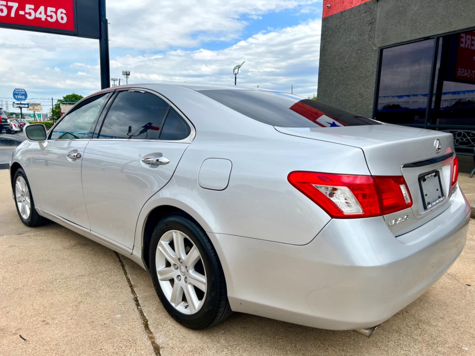 2007 SILVER LEXUS ES 350 BASE (JTHBJ46G072) , located at 5900 E. Lancaster Ave., Fort Worth, TX, 76112, (817) 457-5456, 0.000000, 0.000000 - CASH CAR ONLY, NO FINANCING AVAILABLE. THIS 2007 LEXUS ES 350 BASE 4 DOOR SEDAN RUNS AND DRIVES GREAT. IT IS EQUIPPED WITH A CD PLAYER, AM/FM RADIO AND AN AUX PORT. THE TIRES ARE IN GOOD CONDITION AND STILL HAVE TREAD LEFT ON THEM. THIS CAR WILL NOT LAST SO ACT FAST! Call or text Frances at 68 - Photo #4