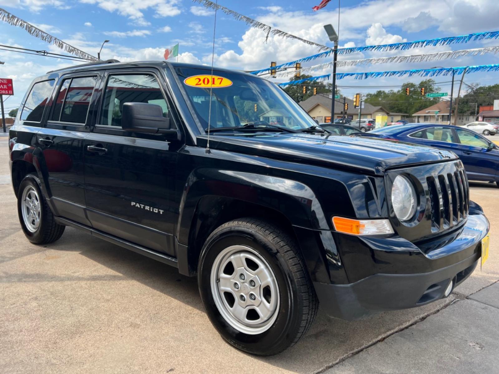 2017 BLACK /Gray JEEP PATRIOT SPORT Sport 4dr SUV (1C4NJPBA5HD) with an 2.0L I4 engine, CVT transmission, located at 5900 E. Lancaster Ave., Fort Worth, TX, 76112, (817) 457-5456, 0.000000, 0.000000 - This is a 2017 Jeep Patriot Sport 4dr SUV that is in excellent condition. There are no dents or scratches. The interior is clean with no rips or tears or stains. All power windows, door locks and seats. Ice cold AC for those hot Texas summer days. It is equipped with a CD player, AM/FM radio, AUX po - Photo #7