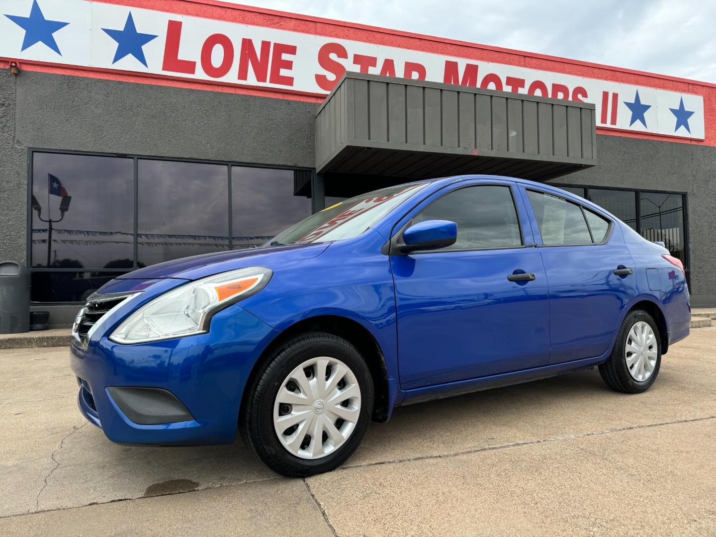 2017 BLUE /Gray NISSAN VERSA S; SL; SV 1.6 S 4dr Sedan 4A (3N1CN7AP0HL) with an 1.6L I4 engine, Automatic 4-Speed transmission, located at 5900 E. Lancaster Ave., Fort Worth, TX, 76112, (817) 457-5456, 0.000000, 0.000000 - This is a 2017 Nissan Versa 1.6 S 4dr Sedan 4A that is in excellent condition. There are no dents or scratches. The interior is clean with no rips or tears or stains. All power windows, door locks and seats. Ice cold AC for those hot Texas summer days. It is equipped with a CD player, AM/FM radio, A - Photo#0