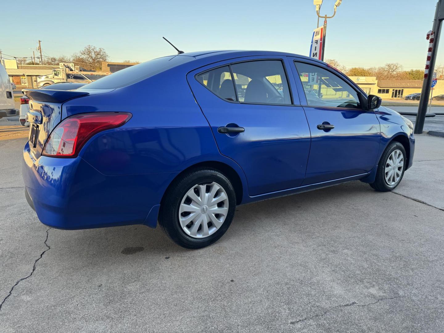 2017 Nissan Versa Sedan S Plus photo 5