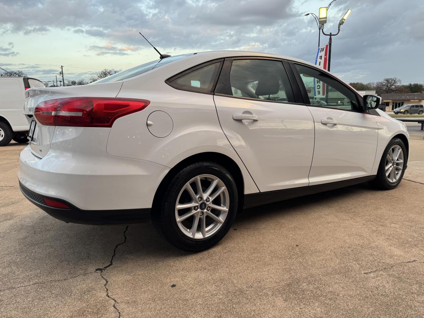 2018 Ford Focus SE photo 5