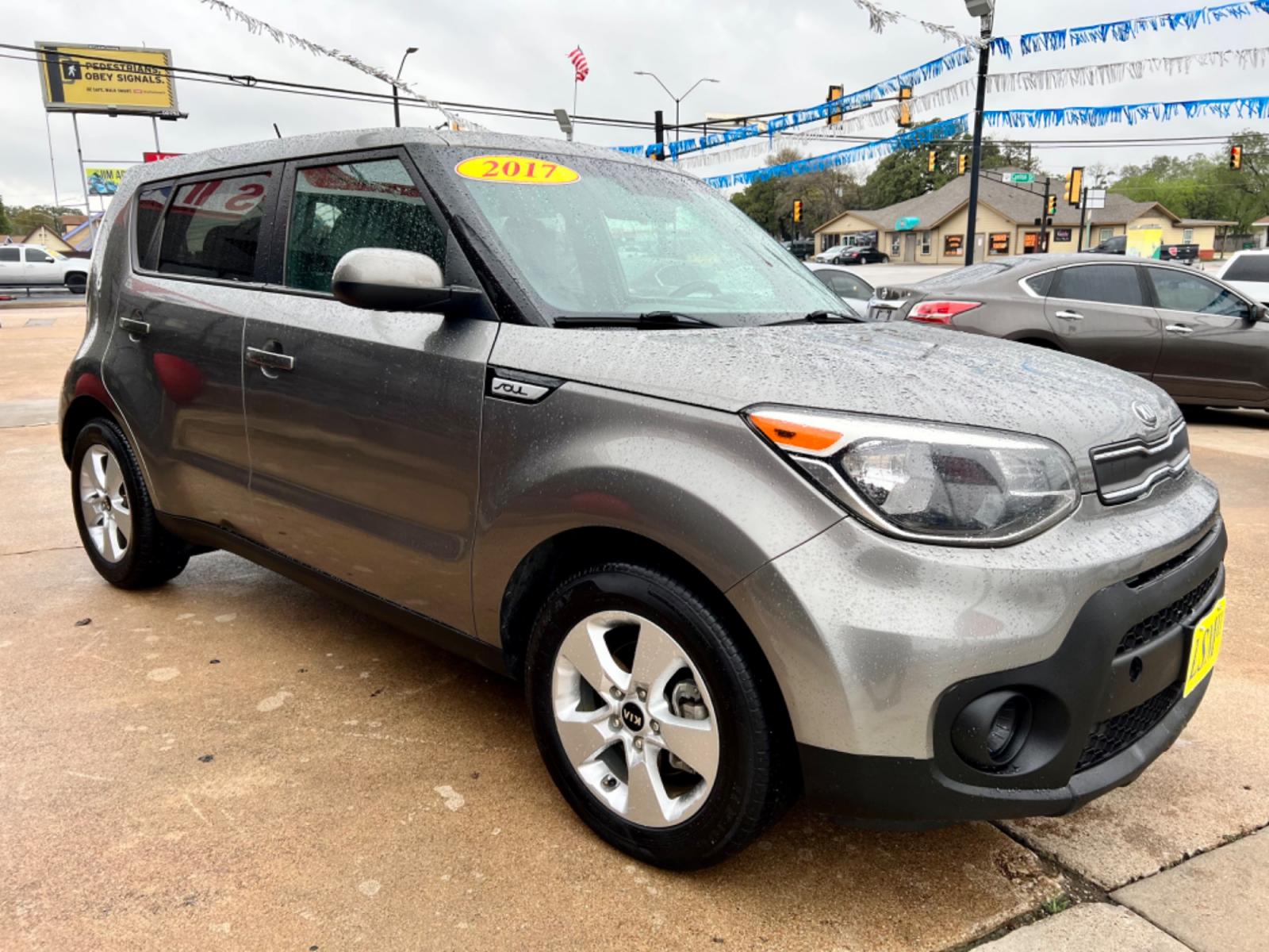 2017 GRAY /Gray KIA SOUL BASE Base 4dr Crossover 6A (KNDJN2A28H7) with an 1.6L I4 engine, Automatic 6-Speed transmission, located at 5900 E. Lancaster Ave., Fort Worth, TX, 76112, (817) 457-5456, 0.000000, 0.000000 - This is a 2017 Kia Soul Base 4dr Crossover 6A that is in excellent condition. There are no dents or scratches. The interior is clean with no rips or tears or stains. All power windows, door locks and seats. Ice cold AC for those hot Texas summer days. It is equipped with a CD player, AM/FM radio, AU - Photo #7