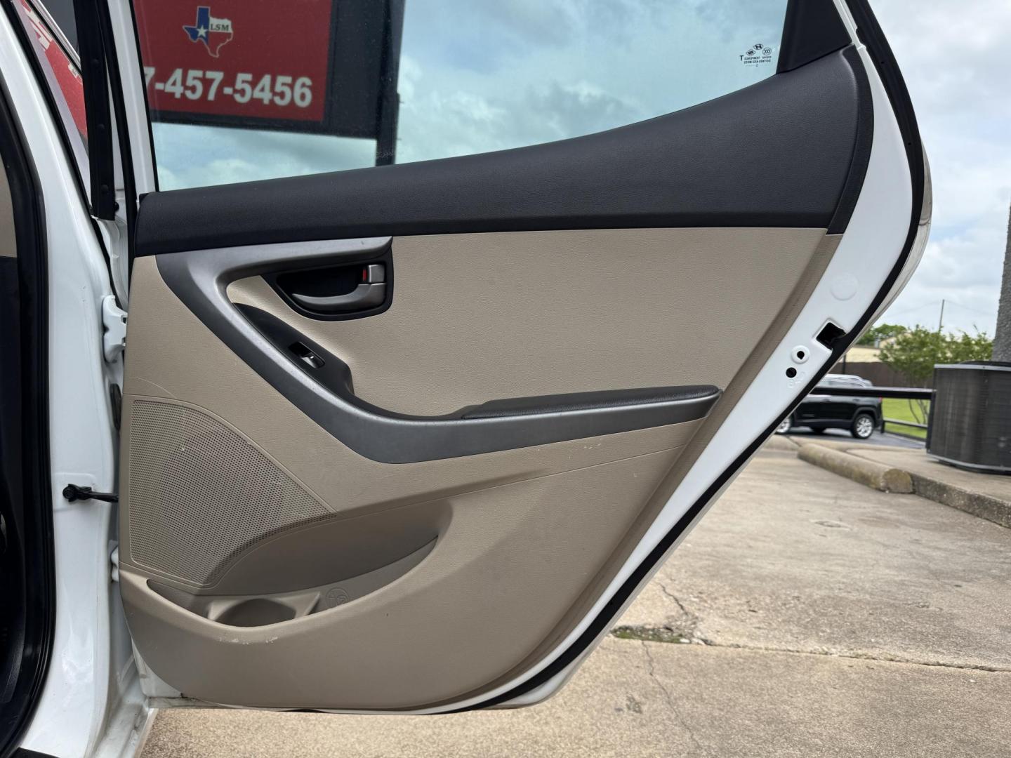 2016 WHITE HYUNDAI ELANTRA LIMITED; SE; (5NPDH4AE6GH) , located at 5900 E. Lancaster Ave., Fort Worth, TX, 76112, (817) 457-5456, 0.000000, 0.000000 - This is a 2016 HYUNDAI ELANTRA 4 DR SEDAN that is in excellent condition. The interior is clean with no rips or tears or stains. All power windows, door locks and seats. Ice cold AC for those hot Texas summer days. It is equipped with a CD player, AM/FM radio, AUX port, Bluetooth connectivity and Si - Photo#12