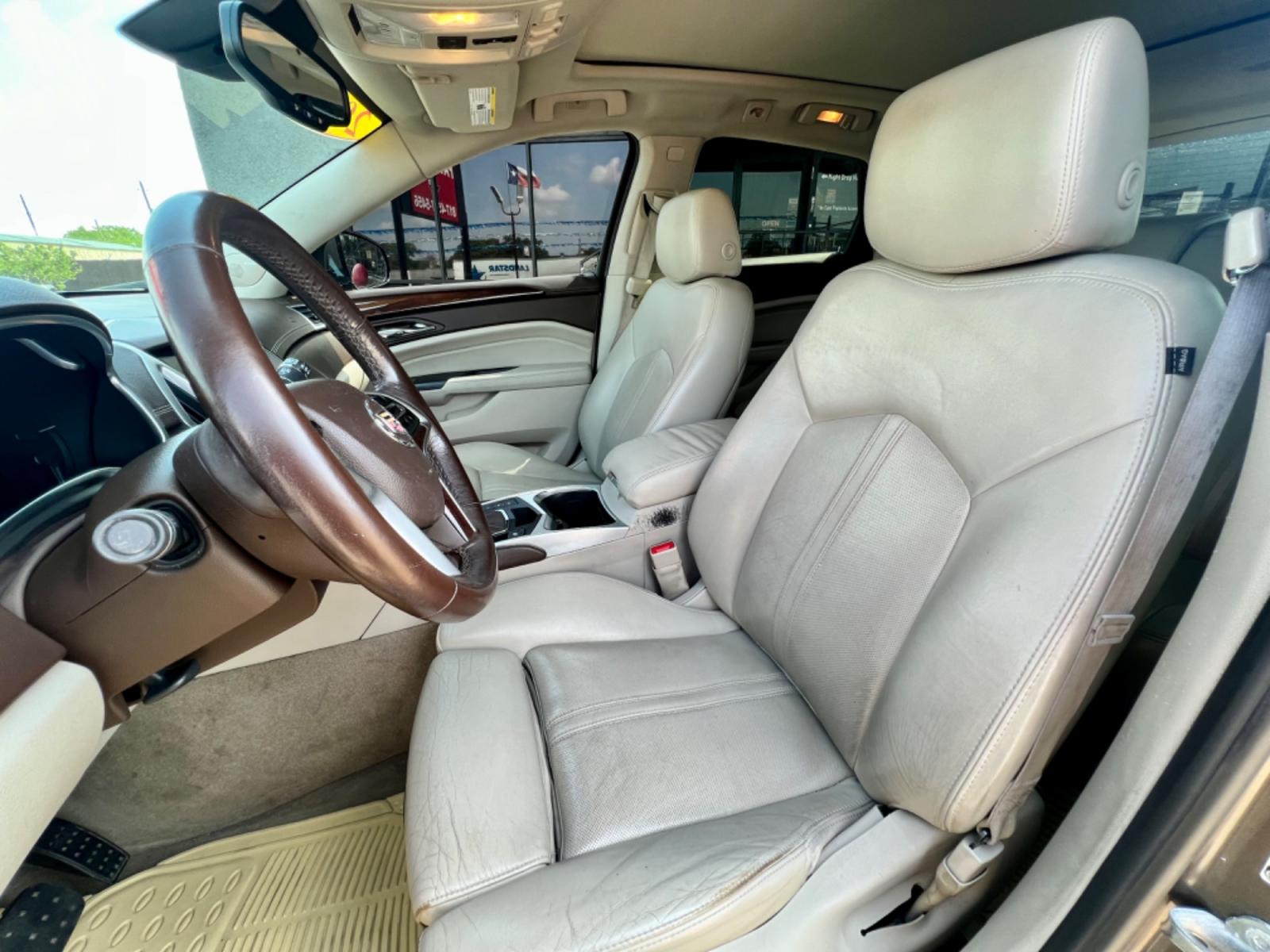 2014 PEWTER CADILLAC SRX (3GYFNDE35ES) , located at 5900 E. Lancaster Ave., Fort Worth, TX, 76112, (817) 457-5456, 0.000000, 0.000000 - This is a 2014 CADILLAC SRX LUXURY 4 DR WAGON that is in excellent condition. The interior is clean with no rips or tears or stains. All power windows, door locks and seats. Ice cold AC for those hot Texas summer days. It is equipped with a CD player, AM/FM radio, AUX port, Bluetooth connectivity an - Photo #9