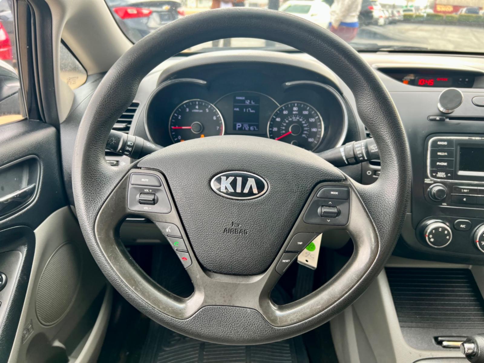 2015 BLACK KIA FORTE LX (KNAFK4A6XF5) , located at 5900 E. Lancaster Ave., Fort Worth, TX, 76112, (817) 457-5456, 0.000000, 0.000000 - Photo #20