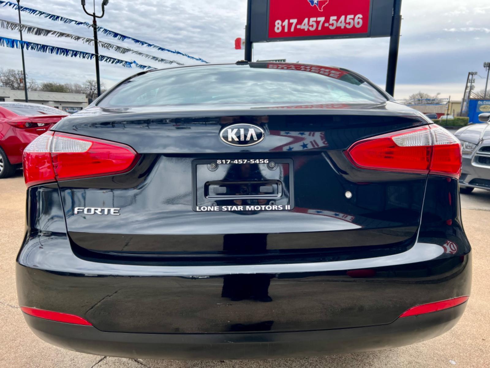 2015 BLACK KIA FORTE LX (KNAFK4A6XF5) , located at 5900 E. Lancaster Ave., Fort Worth, TX, 76112, (817) 457-5456, 0.000000, 0.000000 - Photo #5