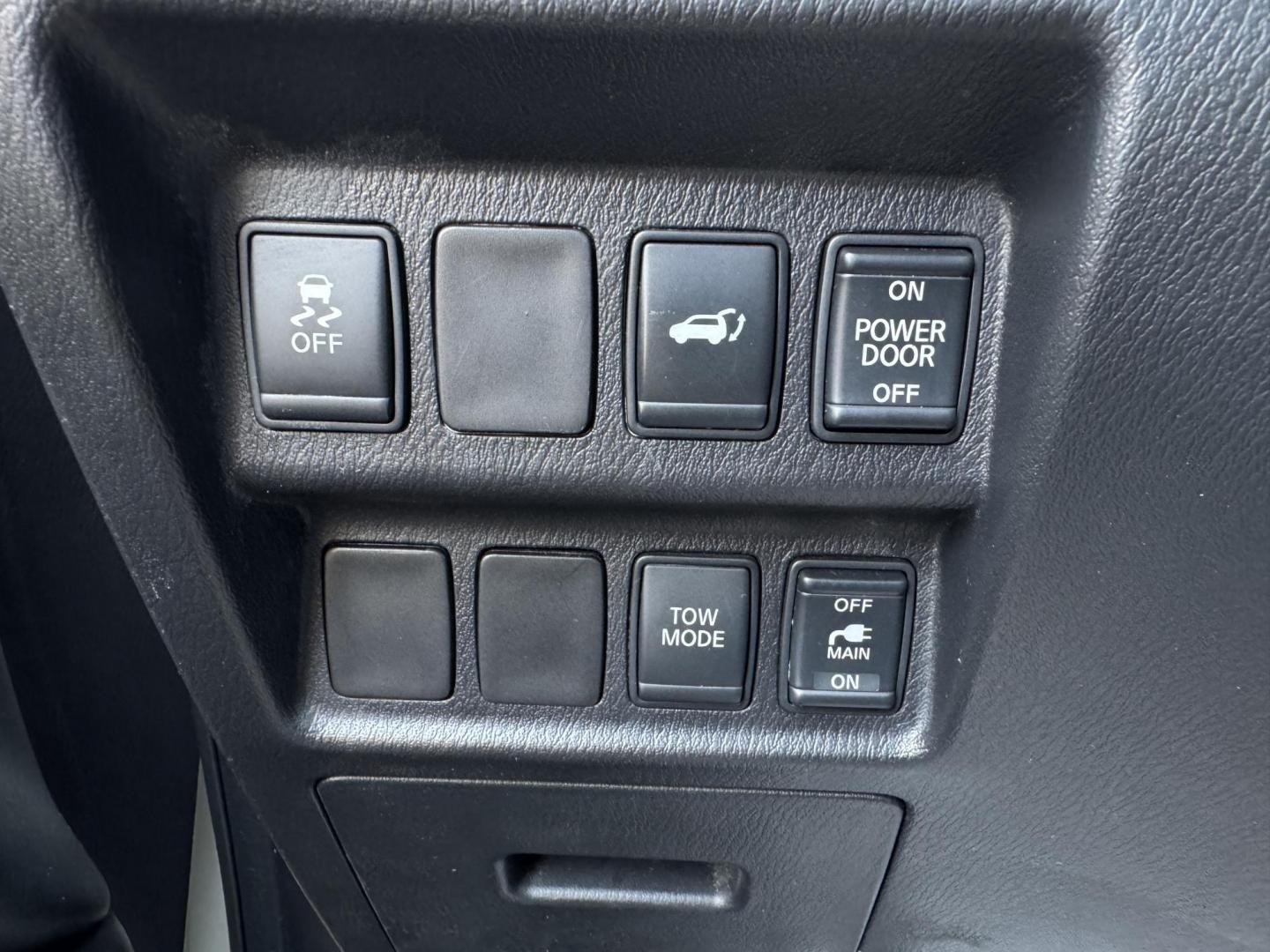 2014 WHITE /Black NISSAN PATHFINDER S; SL; PL S 4x4 4dr SUV (5N1AR2MM8EC) with an 3.5L V6 engine, CVT transmission, located at 5900 E. Lancaster Ave., Fort Worth, TX, 76112, (817) 457-5456, 0.000000, 0.000000 - This is a 2014 Nissan Pathfinder S 4x4 4DR SUV. It comes equipped with dual heated front seats, back up camera, power windows, power door locks and seats. Ice cold AC for those hot Texas summer days. It is equipped with a CD player, AM/FM radio, AUX port, Bluetooth connectivity and Sirius XM radio c - Photo#19