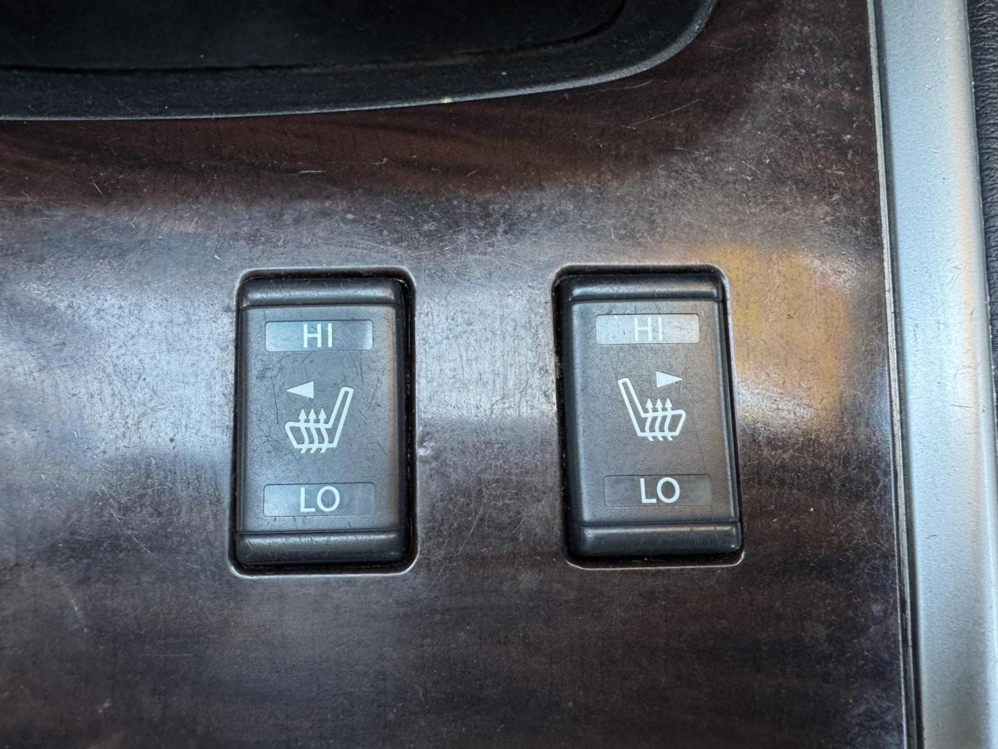 2014 WHITE /Black NISSAN PATHFINDER S; SL; PL S 4x4 4dr SUV (5N1AR2MM8EC) with an 3.5L V6 engine, CVT transmission, located at 5900 E. Lancaster Ave., Fort Worth, TX, 76112, (817) 457-5456, 0.000000, 0.000000 - This is a 2014 Nissan Pathfinder S 4x4 4DR SUV. It comes equipped with dual heated front seats, back up camera, power windows, power door locks and seats. Ice cold AC for those hot Texas summer days. It is equipped with a CD player, AM/FM radio, AUX port, Bluetooth connectivity and Sirius XM radio c - Photo#22
