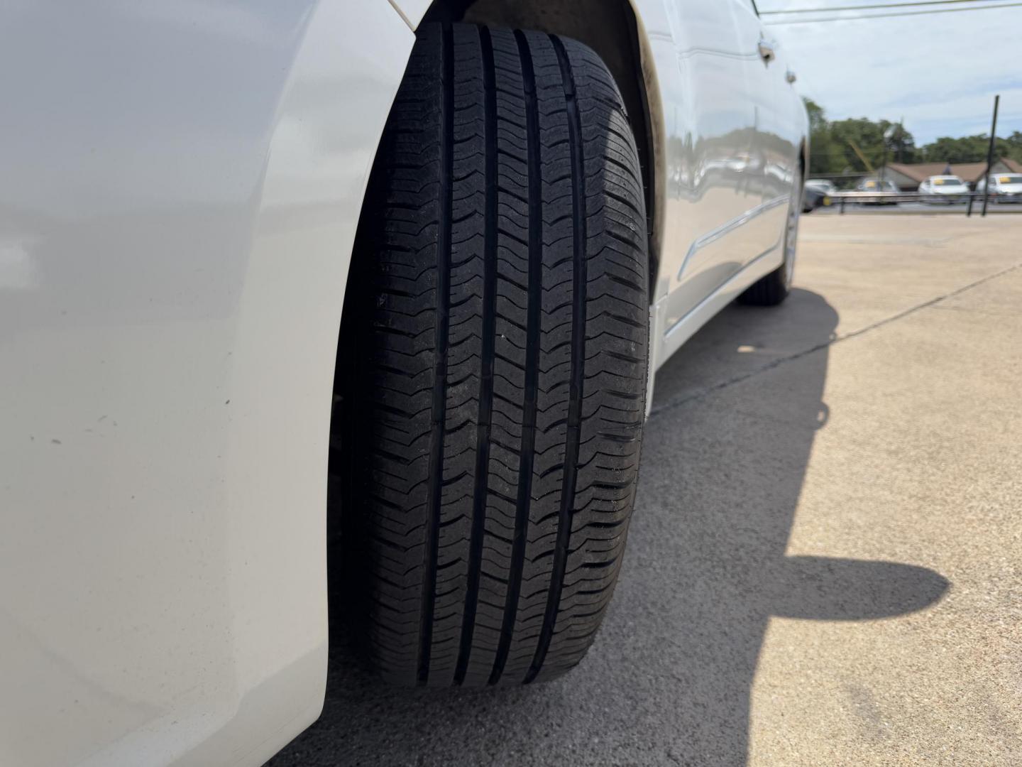 2017 WHITE /Gray NISSAN ALTIMA 2.5 S 4dr Sedan (1N4AL3AP2HN) with an 2.5L I4 engine, CVT transmission, located at 5900 E. Lancaster Ave., Fort Worth, TX, 76112, (817) 457-5456, 0.000000, 0.000000 - This is a 2017 Nissan Altima 2.5 S 4dr Sedan that is in excellent condition. There are no dents or scratches. The interior is clean with no rips or tears or stains. All power windows, door locks and seats. Ice cold AC for those hot Texas summer days. It is equipped with a CD player, AM/FM radio, AUX - Photo#20
