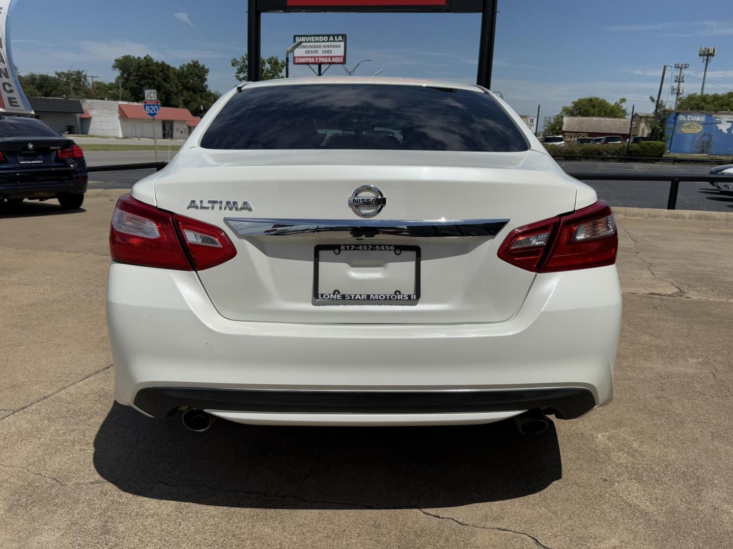 2017 WHITE /Gray NISSAN ALTIMA 2.5 S 4dr Sedan (1N4AL3AP2HN) with an 2.5L I4 engine, CVT transmission, located at 5900 E. Lancaster Ave., Fort Worth, TX, 76112, (817) 457-5456, 0.000000, 0.000000 - This is a 2017 Nissan Altima 2.5 S 4dr Sedan that is in excellent condition. There are no dents or scratches. The interior is clean with no rips or tears or stains. All power windows, door locks and seats. Ice cold AC for those hot Texas summer days. It is equipped with a CD player, AM/FM radio, AUX - Photo#4
