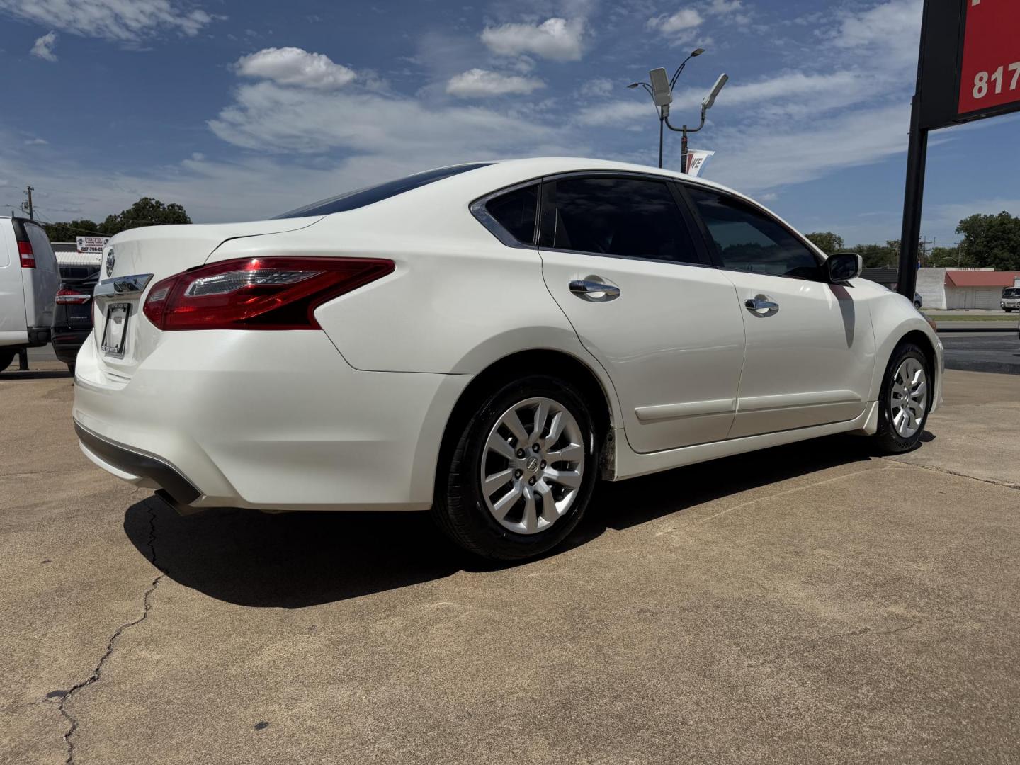 2017 WHITE /Gray NISSAN ALTIMA 2.5 S 4dr Sedan (1N4AL3AP2HN) with an 2.5L I4 engine, CVT transmission, located at 5900 E. Lancaster Ave., Fort Worth, TX, 76112, (817) 457-5456, 0.000000, 0.000000 - This is a 2017 Nissan Altima 2.5 S 4dr Sedan that is in excellent condition. There are no dents or scratches. The interior is clean with no rips or tears or stains. All power windows, door locks and seats. Ice cold AC for those hot Texas summer days. It is equipped with a CD player, AM/FM radio, AUX - Photo#3