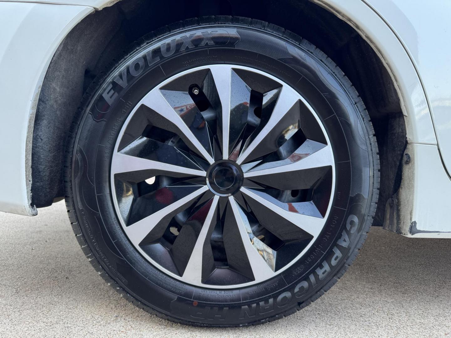 2017 WHITE /Gray NISSAN ALTIMA 2.5 S 4dr Sedan (1N4AL3AP2HN) with an 2.5L I4 engine, CVT transmission, located at 5900 E. Lancaster Ave., Fort Worth, TX, 76112, (817) 457-5456, 0.000000, 0.000000 - This is a 2017 Nissan Altima 2.5 S 4dr Sedan that is in excellent condition. There are no dents or scratches. The interior is clean with no rips or tears or stains. All power windows, door locks and seats. Ice cold AC for those hot Texas summer days. It is equipped with a CD player, AM/FM radio, AUX - Photo#21