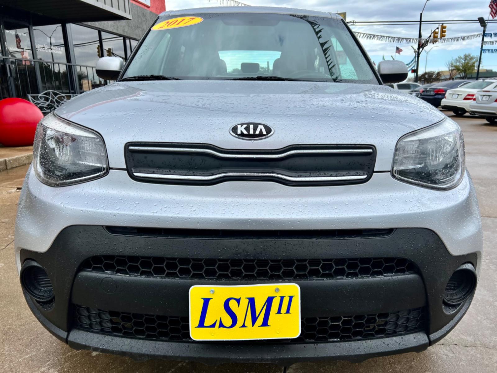 2017 SILVER /Gray KIA SOUL Base 4dr Crossover 6A (KNDJN2A24H7) with an 1.6L I4 engine, Automatic 6-Speed transmission, located at 5900 E. Lancaster Ave., Fort Worth, TX, 76112, (817) 457-5456, 0.000000, 0.000000 - This is a 2017 Kia Soul Base 4dr Crossover 6A that is in excellent condition. There are no dents or scratches. The interior is clean with no rips or tears or stains. All power windows, door locks and seats. Ice cold AC for those hot Texas summer days. It is equipped with a CD player, AM/FM radio, AU - Photo #1