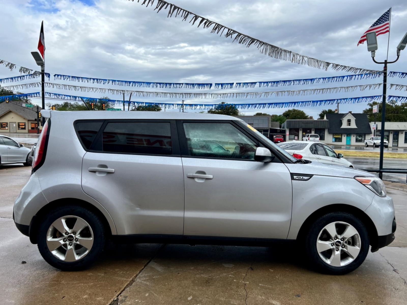 2017 SILVER /Gray KIA SOUL Base 4dr Crossover 6A (KNDJN2A24H7) with an 1.6L I4 engine, Automatic 6-Speed transmission, located at 5900 E. Lancaster Ave., Fort Worth, TX, 76112, (817) 457-5456, 0.000000, 0.000000 - This is a 2017 Kia Soul Base 4dr Crossover 6A that is in excellent condition. There are no dents or scratches. The interior is clean with no rips or tears or stains. All power windows, door locks and seats. Ice cold AC for those hot Texas summer days. It is equipped with a CD player, AM/FM radio, AU - Photo #6
