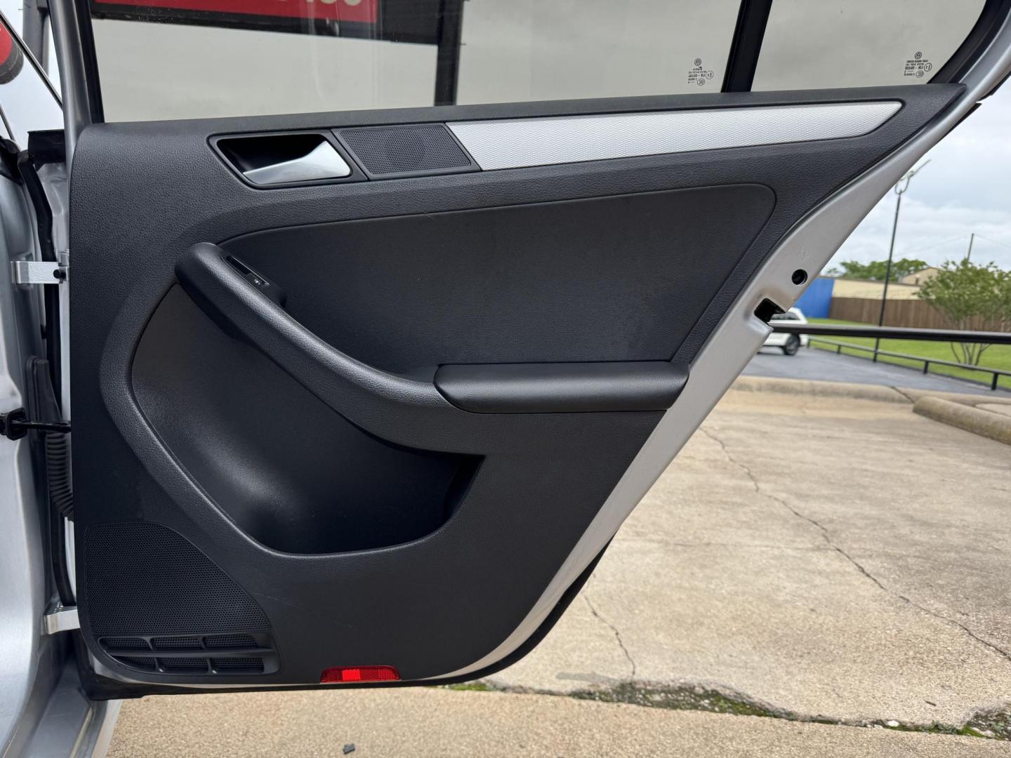 2016 SILVER /Gray VOLKSWAGEN JETTA 1.4T SE 4dr Sedan 6A (3VWD67AJ7GM) with an 1.4L I4 Turbocharger engine, Automatic 6-Speed transmission, located at 5900 E. Lancaster Ave., Fort Worth, TX, 76112, (817) 457-5456, 0.000000, 0.000000 - CASH CAR ON SALE FOR $4995 CALL OR TEXT Byron at 817-966-5010 CALL OR TEXT Marco at 682-558-2178 se habla espanol! - Photo#13