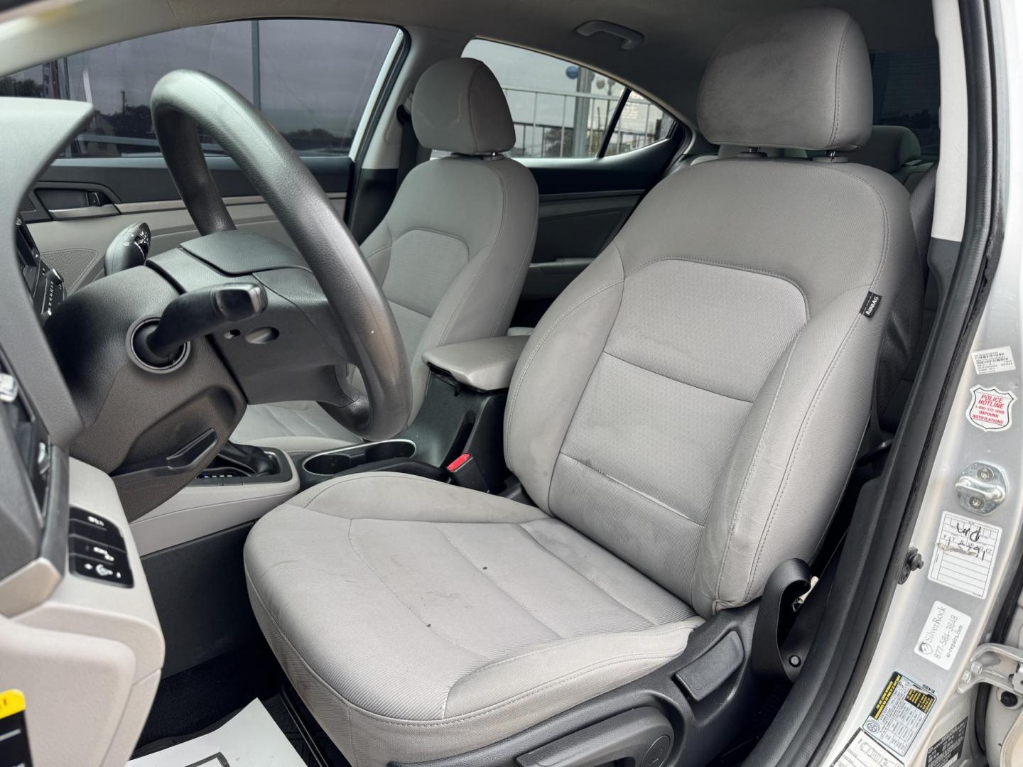 2018 SILVER /Gray HYUNDAI ELANTRA Limited 4dr Sedan (5NPD84LF7JH) with an 2.0L I4 engine, Automatic 6-Speed transmission, located at 5900 E. Lancaster Ave., Fort Worth, TX, 76112, (817) 457-5456, 0.000000, 0.000000 - This is a 2018 Hyundai Elantra Limited 4dr Sedan that is in excellent condition. There are no dents or scratches. The interior is clean with no rips or tears or stains. All power windows, door locks and seats. Ice cold AC for those hot Texas summer days. It is equipped with a CD player, AM/FM radio, - Photo#9