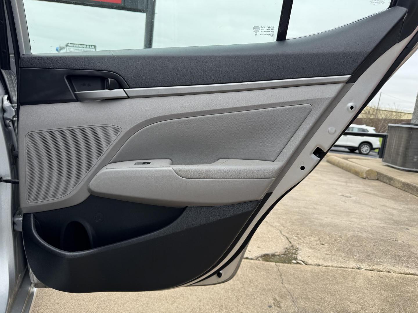 2018 SILVER /Gray HYUNDAI ELANTRA Limited 4dr Sedan (5NPD84LF7JH) with an 2.0L I4 engine, Automatic 6-Speed transmission, located at 5900 E. Lancaster Ave., Fort Worth, TX, 76112, (817) 457-5456, 0.000000, 0.000000 - This is a 2018 Hyundai Elantra Limited 4dr Sedan that is in excellent condition. There are no dents or scratches. The interior is clean with no rips or tears or stains. All power windows, door locks and seats. Ice cold AC for those hot Texas summer days. It is equipped with a CD player, AM/FM radio, - Photo#12
