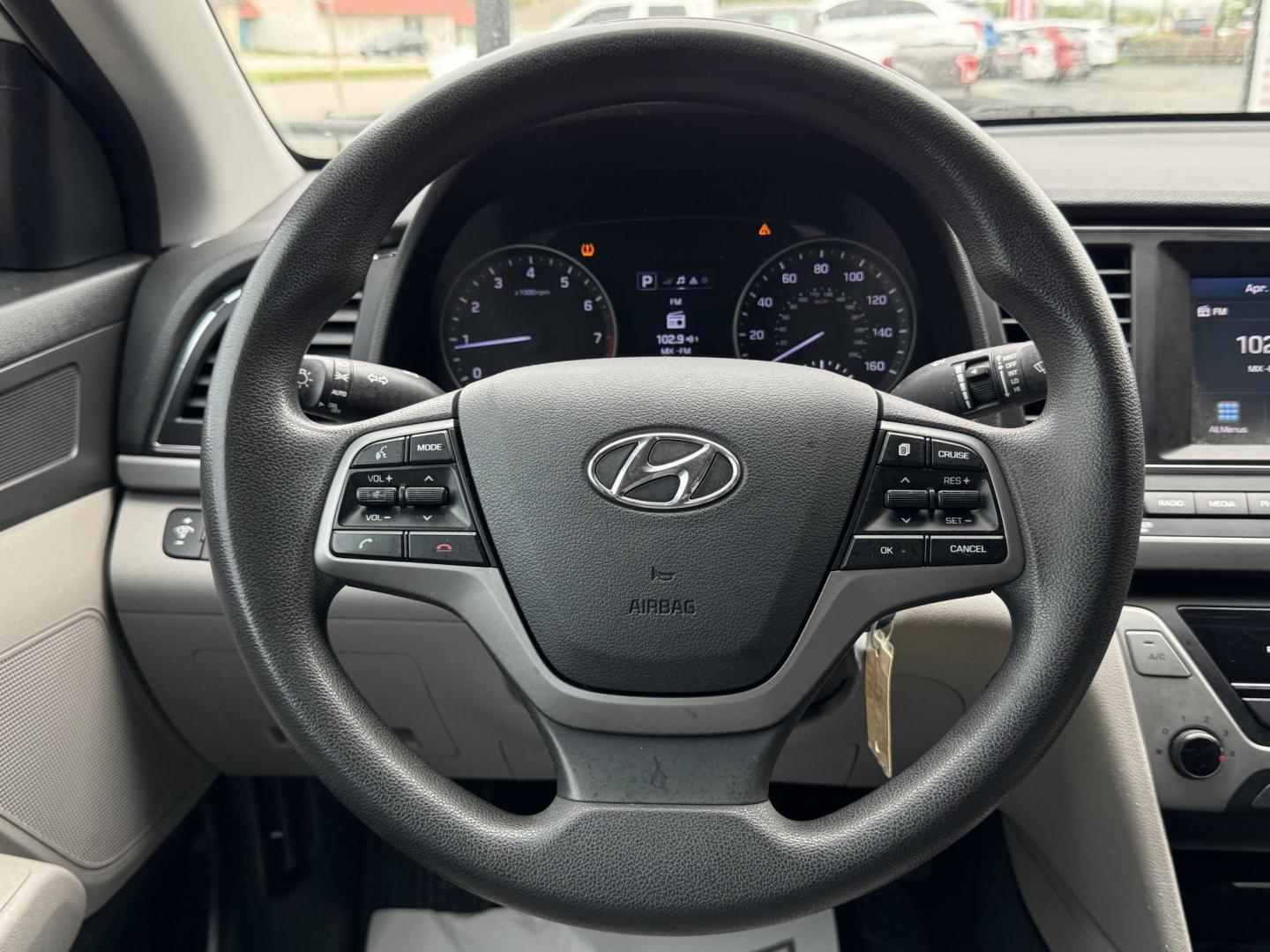 2018 SILVER /Gray HYUNDAI ELANTRA Limited 4dr Sedan (5NPD84LF7JH) with an 2.0L I4 engine, Automatic 6-Speed transmission, located at 5900 E. Lancaster Ave., Fort Worth, TX, 76112, (817) 457-5456, 0.000000, 0.000000 - This is a 2018 Hyundai Elantra Limited 4dr Sedan that is in excellent condition. There are no dents or scratches. The interior is clean with no rips or tears or stains. All power windows, door locks and seats. Ice cold AC for those hot Texas summer days. It is equipped with a CD player, AM/FM radio, - Photo#18