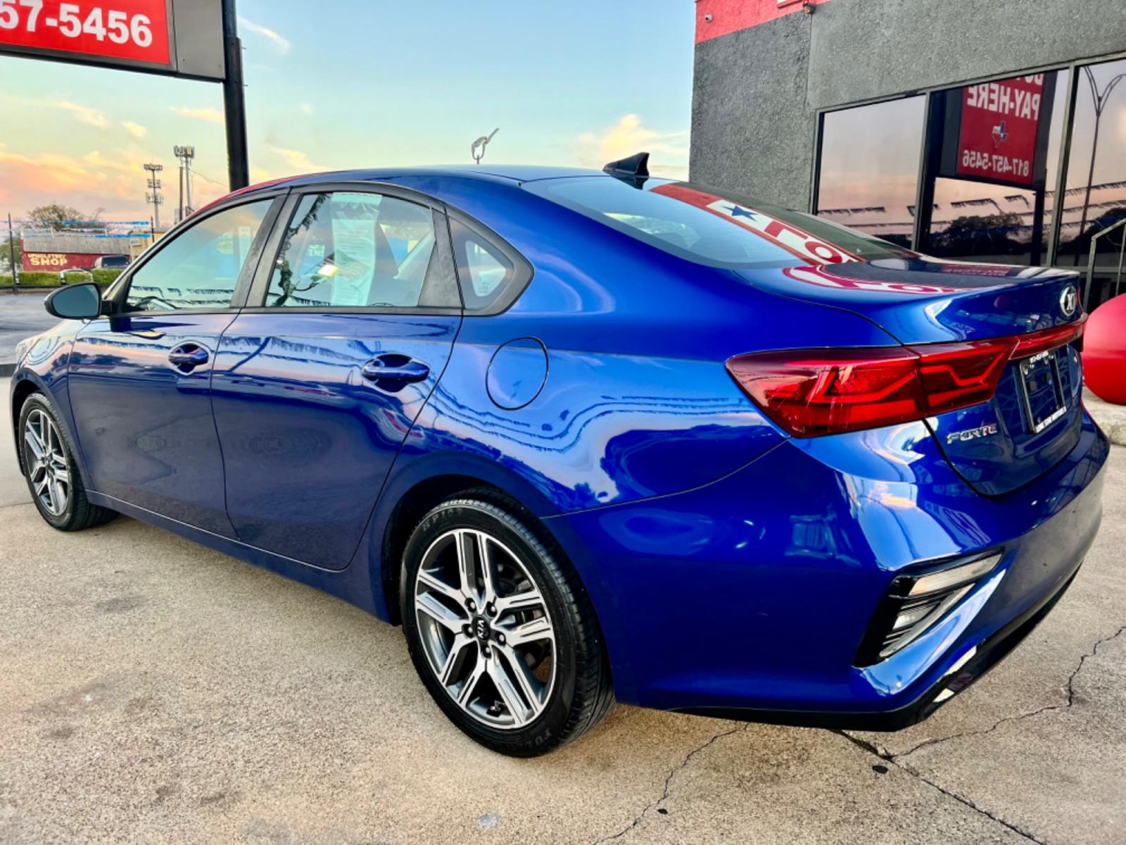 2019 BLUE /Gray KIA FORTE S S 4dr Sedan (3KPF34AD5KE) with an 2.0L I4 engine, CVT transmission, located at 5900 E. Lancaster Ave., Fort Worth, TX, 76112, (817) 457-5456, 0.000000, 0.000000 - This is a 2019 Kia Forte S 4dr Sedan that is in excellent condition. There are no dents or scratches. The interior is clean with no rips or tears or stains. All power windows, door locks and seats. Ice cold AC for those hot Texas summer days. It is equipped with a CD player, AM/FM radio, AUX port, B - Photo #3