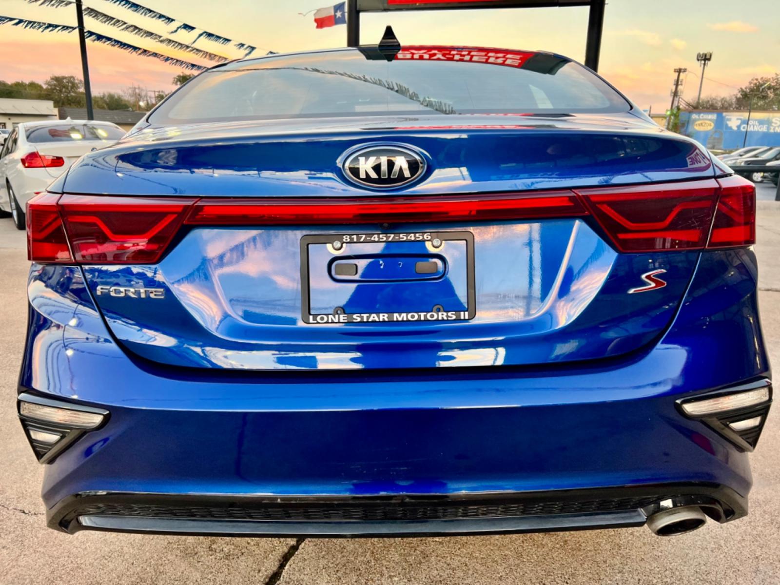 2019 BLUE /Gray KIA FORTE S S 4dr Sedan (3KPF34AD5KE) with an 2.0L I4 engine, CVT transmission, located at 5900 E. Lancaster Ave., Fort Worth, TX, 76112, (817) 457-5456, 0.000000, 0.000000 - This is a 2019 Kia Forte S 4dr Sedan that is in excellent condition. There are no dents or scratches. The interior is clean with no rips or tears or stains. All power windows, door locks and seats. Ice cold AC for those hot Texas summer days. It is equipped with a CD player, AM/FM radio, AUX port, B - Photo #4