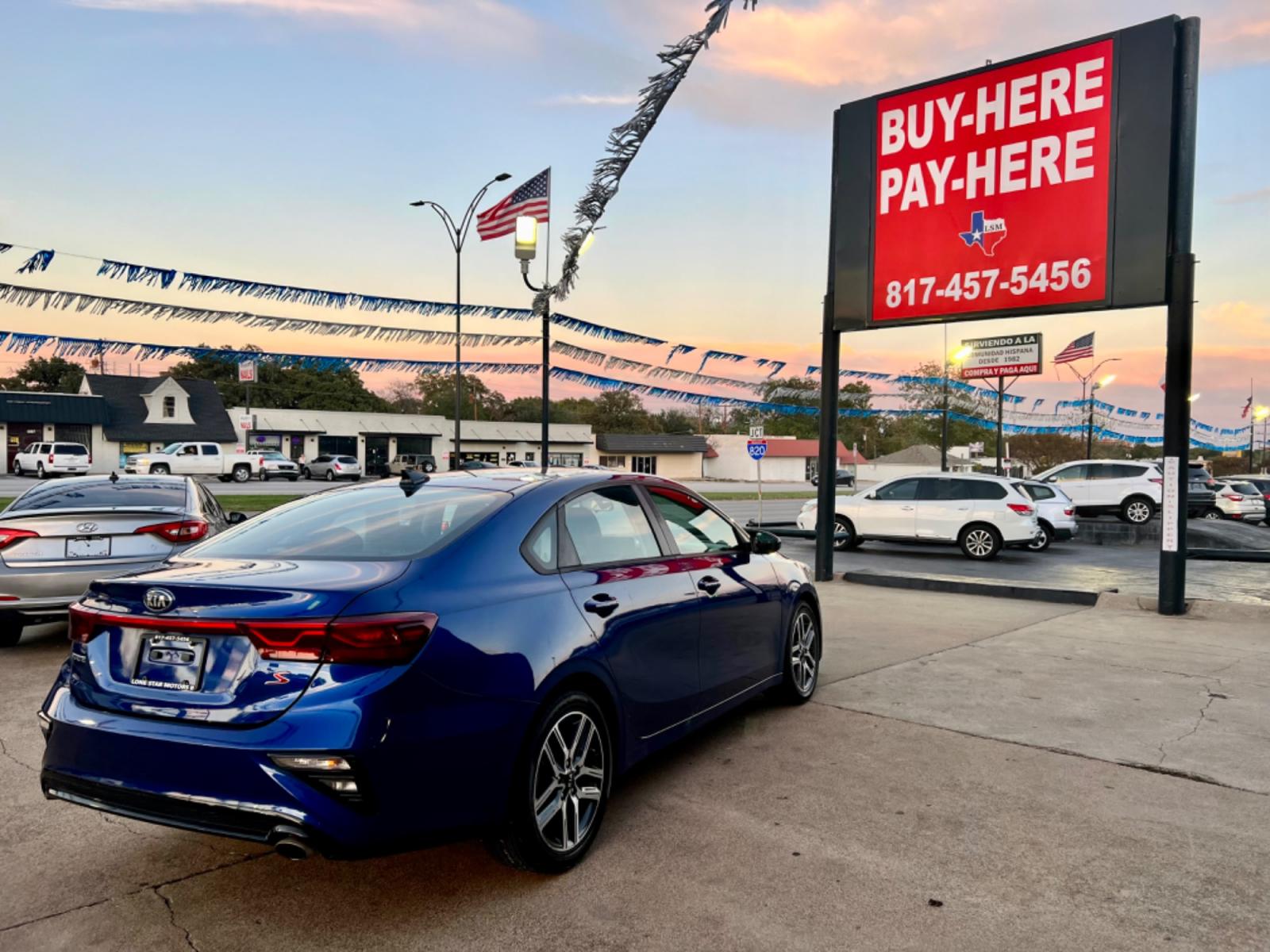 2019 BLUE /Gray KIA FORTE S S 4dr Sedan (3KPF34AD5KE) with an 2.0L I4 engine, CVT transmission, located at 5900 E. Lancaster Ave., Fort Worth, TX, 76112, (817) 457-5456, 0.000000, 0.000000 - This is a 2019 Kia Forte S 4dr Sedan that is in excellent condition. There are no dents or scratches. The interior is clean with no rips or tears or stains. All power windows, door locks and seats. Ice cold AC for those hot Texas summer days. It is equipped with a CD player, AM/FM radio, AUX port, B - Photo #5