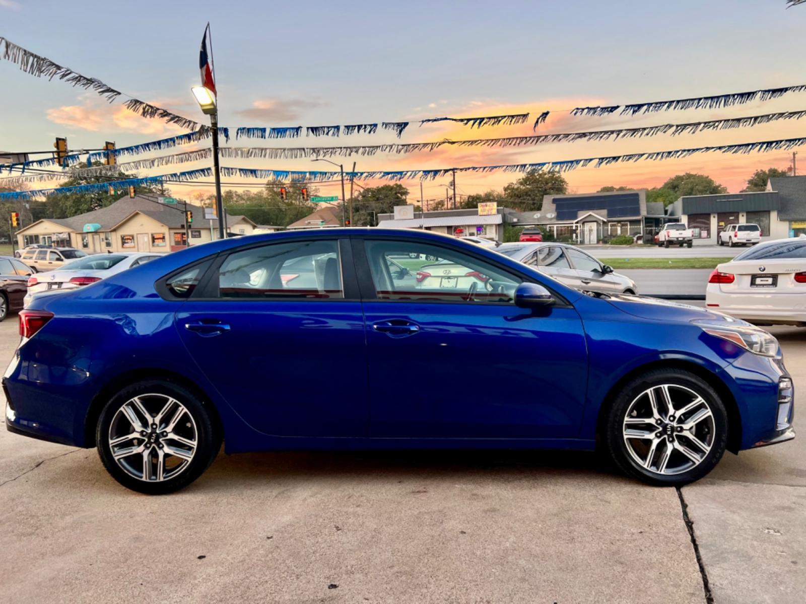 2019 BLUE /Gray KIA FORTE S S 4dr Sedan (3KPF34AD5KE) with an 2.0L I4 engine, CVT transmission, located at 5900 E. Lancaster Ave., Fort Worth, TX, 76112, (817) 457-5456, 0.000000, 0.000000 - This is a 2019 Kia Forte S 4dr Sedan that is in excellent condition. There are no dents or scratches. The interior is clean with no rips or tears or stains. All power windows, door locks and seats. Ice cold AC for those hot Texas summer days. It is equipped with a CD player, AM/FM radio, AUX port, B - Photo #6