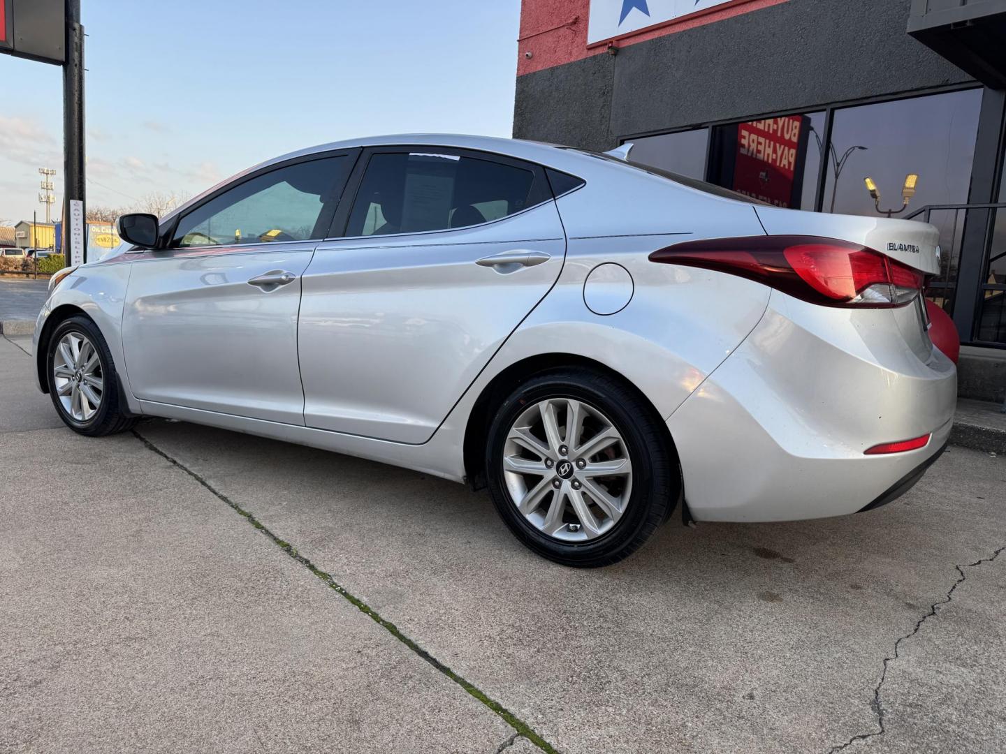 2015 SILVER HYUNDAI ELANTRA (5NPDH4AE6FH) , located at 5900 E. Lancaster Ave., Fort Worth, TX, 76112, (817) 457-5456, 0.000000, 0.000000 - Photo#7